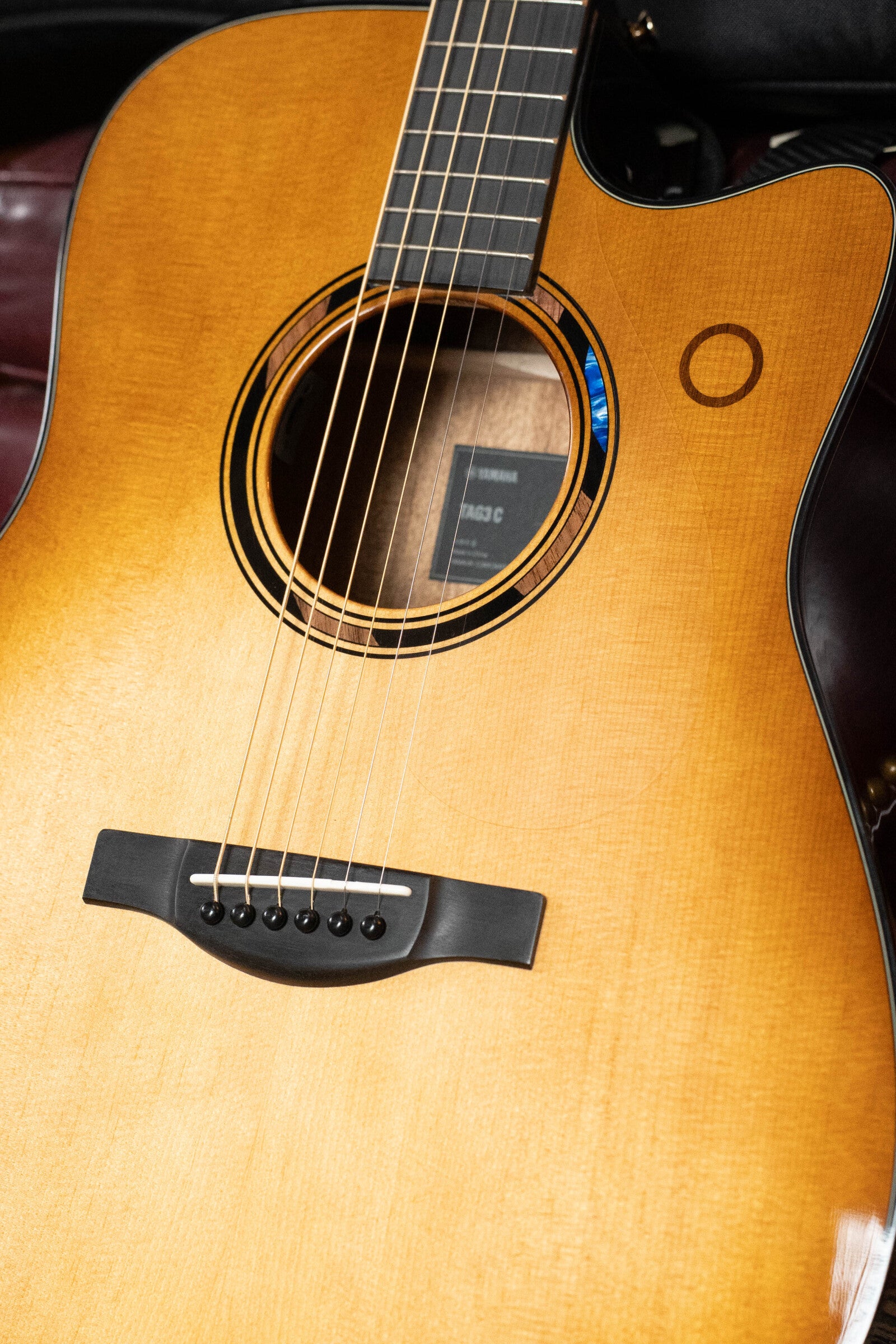 Yamaha TAG3C-SDB Sitka/Mahogany Sandburst Dreadnought Guitar w/the NEWEST TransAcoustic System #0488