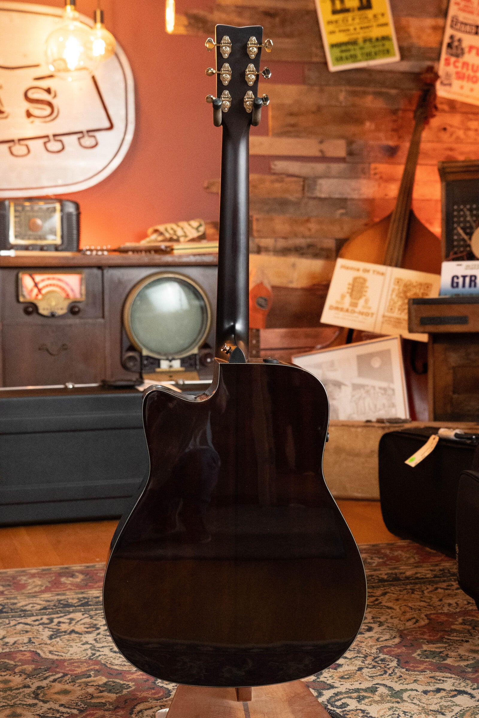 Yamaha TAG3C-SDB Sitka/Mahogany Sandburst Dreadnought Guitar w/the NEWEST TransAcoustic System #0488