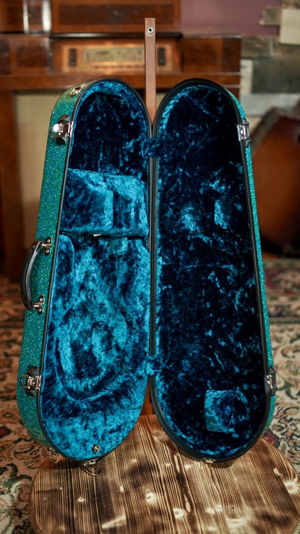 Calton Mandolin Deluxe, F Style, Smooth Glitter Finish: Blue Lagoon/Aqua Interior #19-601789