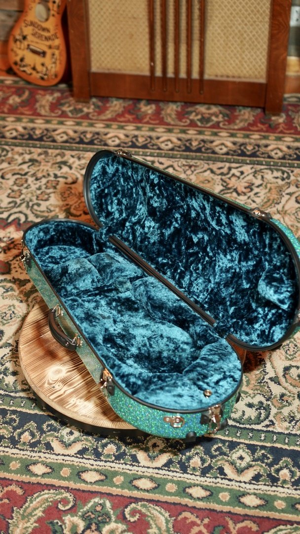 Calton Mandolin Deluxe, F Style, Smooth Glitter Finish: Blue Lagoon/Aqua Interior #19-601789
