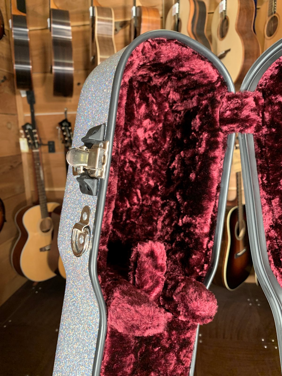 Calton Diamond Glitter Grey Exterior/Burgundy Interior Dreadnought Guitar Case #19-601560