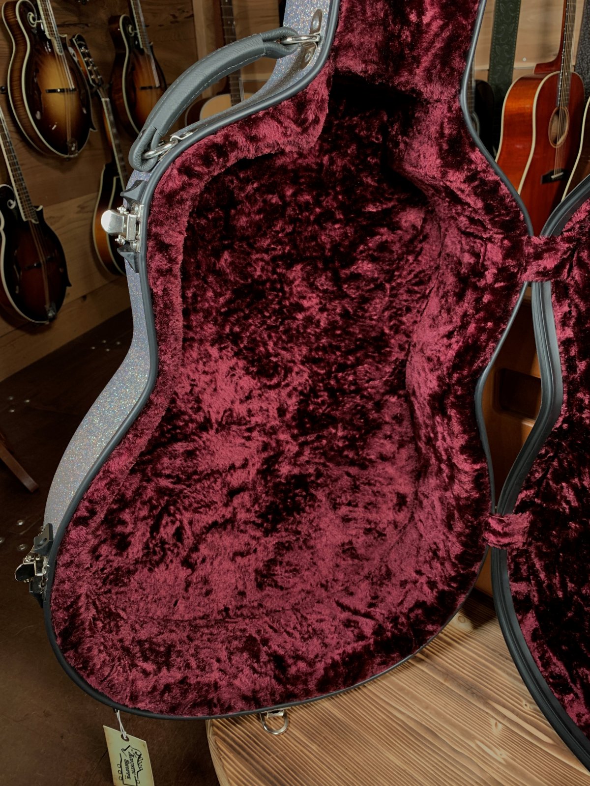 Calton Diamond Glitter Grey Exterior/Burgundy Interior Dreadnought Guitar Case #19-601560