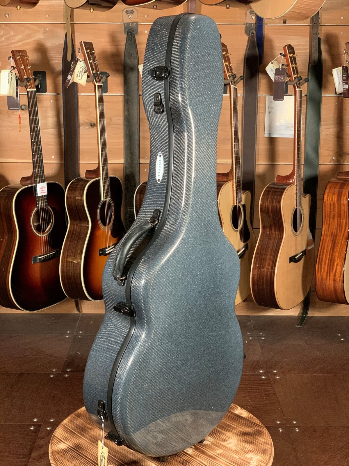 Hoffee Deluxe Acoustic Carbon Fiber Guitar Case (Dreadnought) with Thinsulate Grey / Blue Interior
