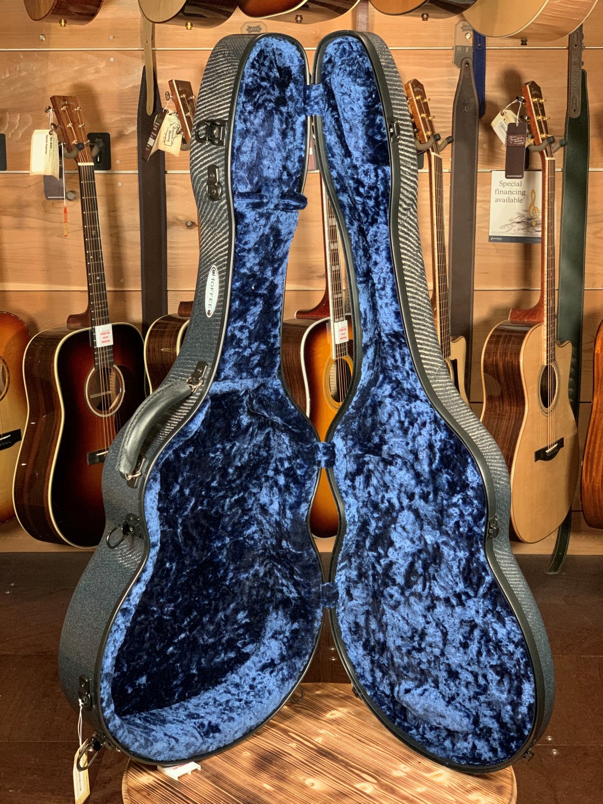 Hoffee Deluxe Acoustic Carbon Fiber Guitar Case (Dreadnought) with Thinsulate Grey / Blue Interior