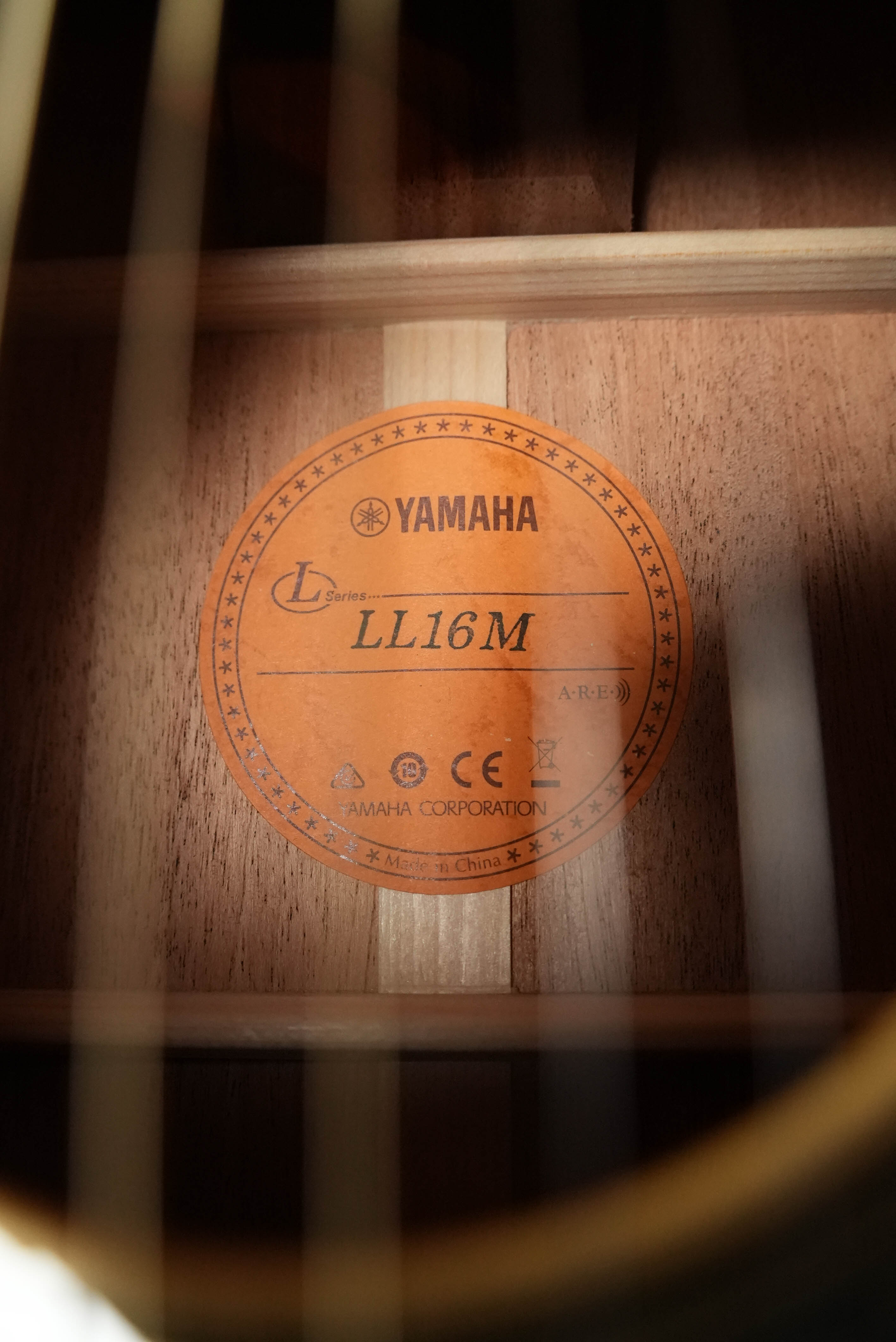 (need new Specs)Yamaha LL16M ARE Engelmann/Mahogany Original Jumbo Acoustic Guitar w/ SRT Zero Impact Pickup #0612