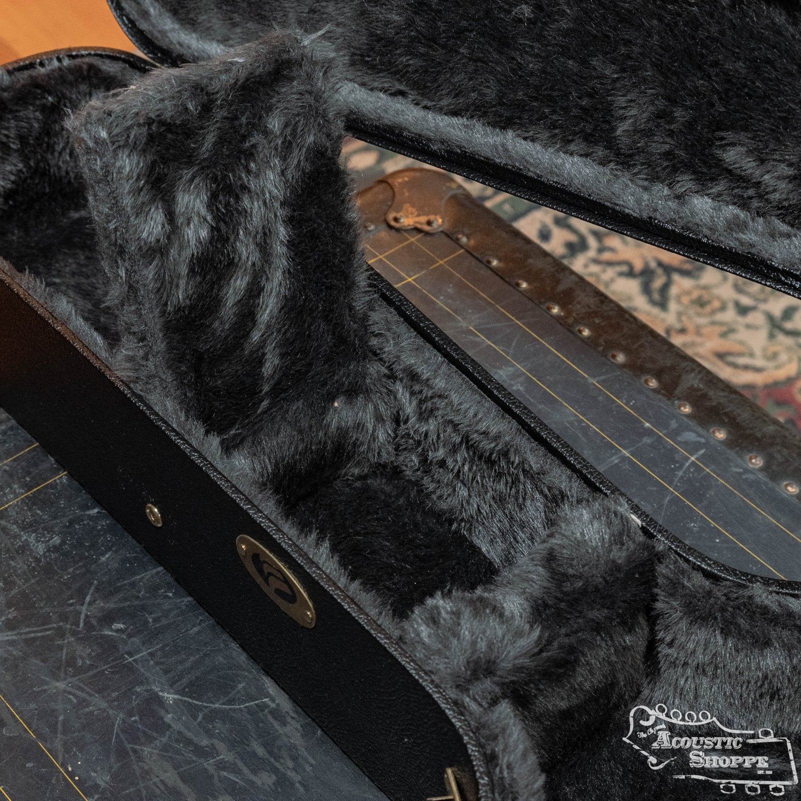 TKL 7805 Premier OM/OOO Guitar Hardshell Case
