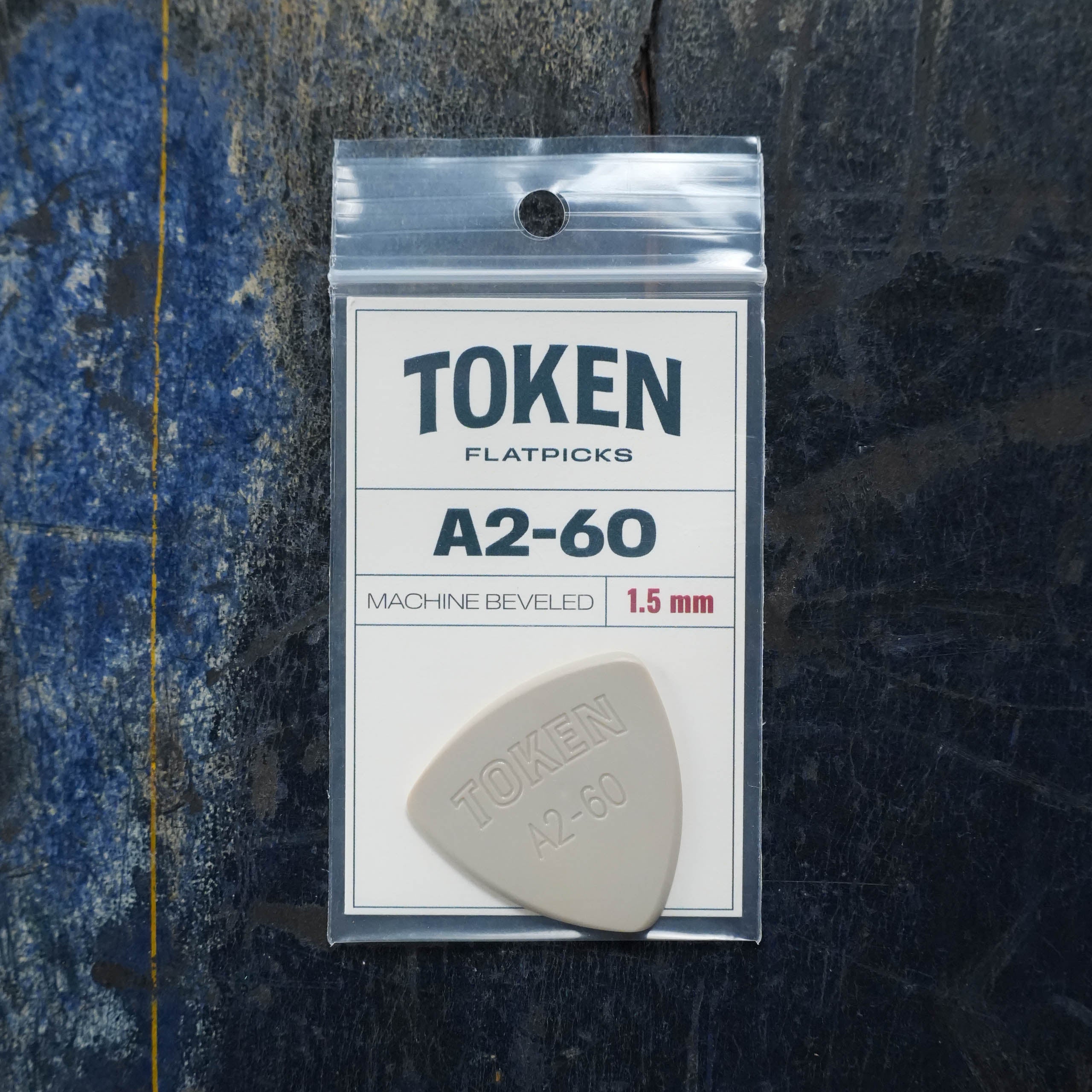 Token A2-60 TAN Flatpick - Large Triangle 1.52mm