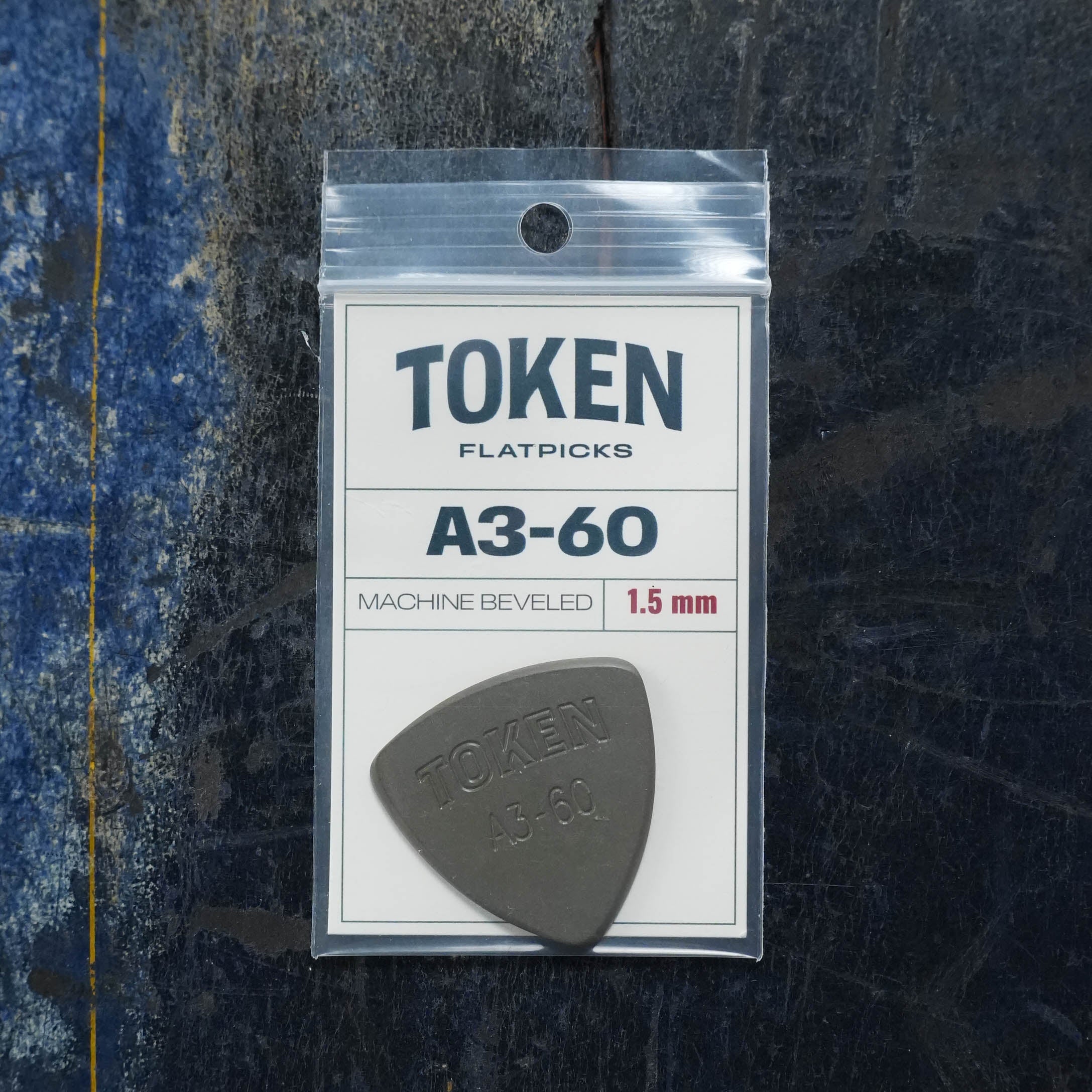 Token A3-60 GREEN Flatpick - Large Triangle 1.52mm