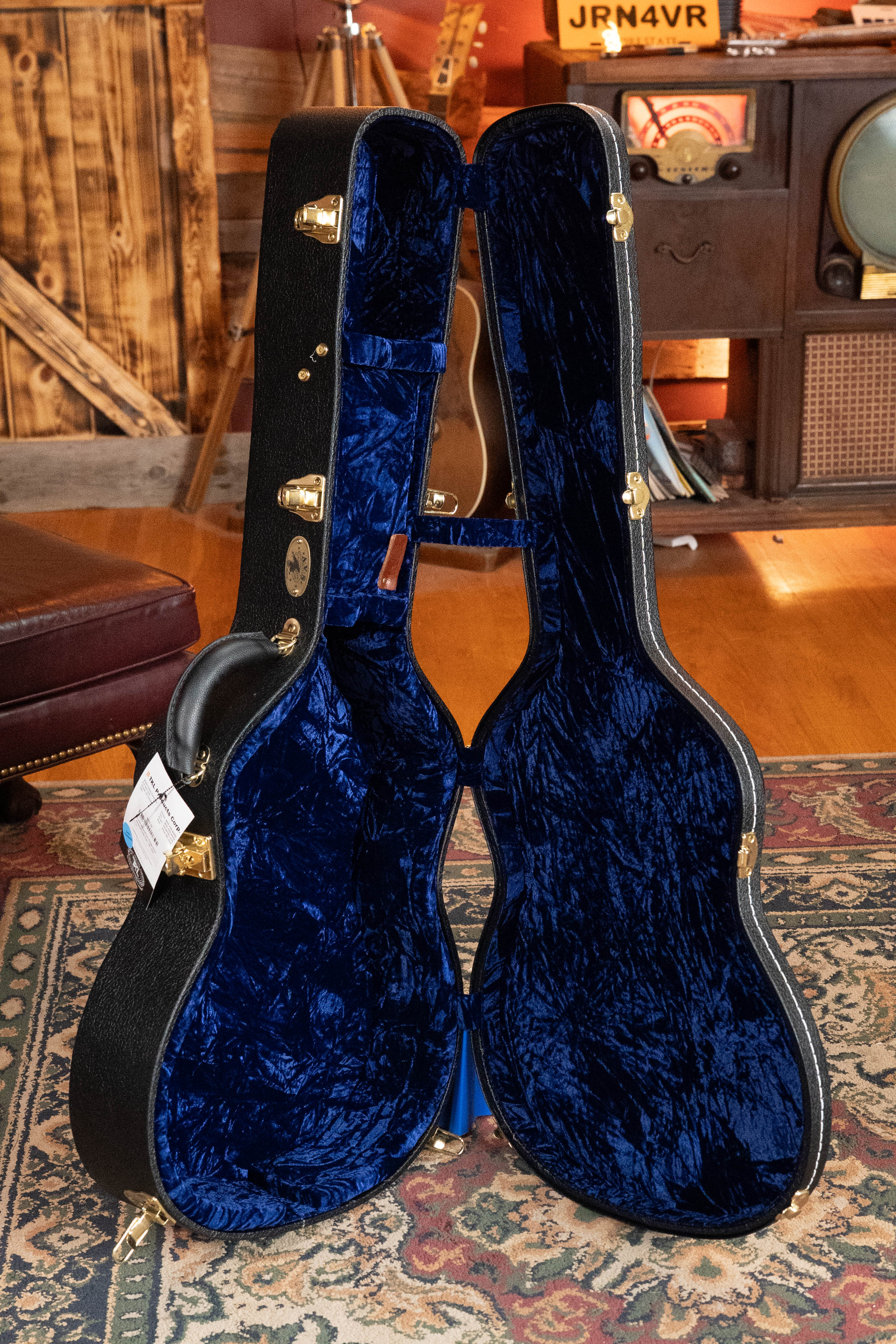 TKL AVS-605 American Vintage Series Hardshell Guitar Case - OM / OOO