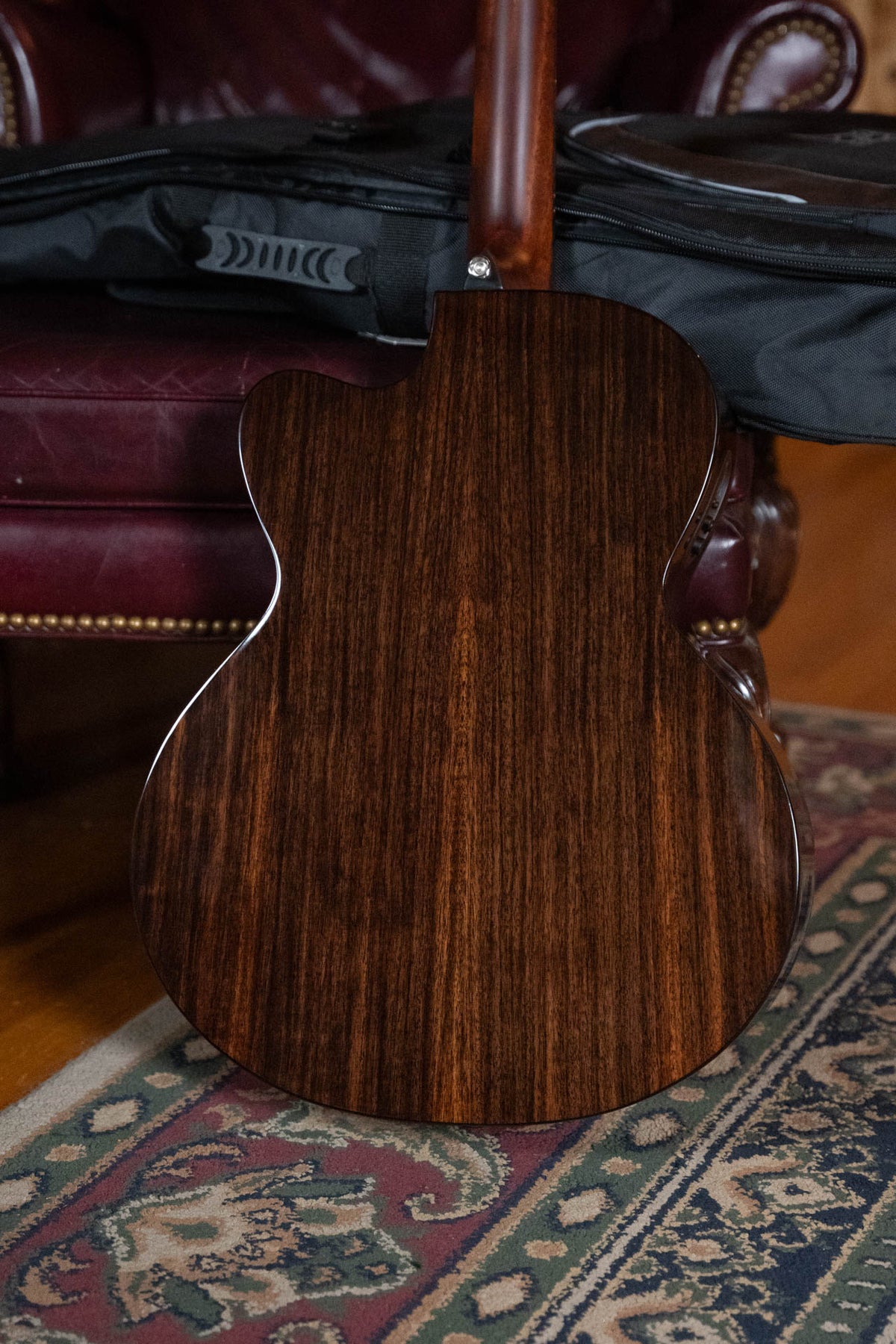 Alvarez AEB70ce Armrest Shadowburst Acoustic-Electric Bass Guitar #1602