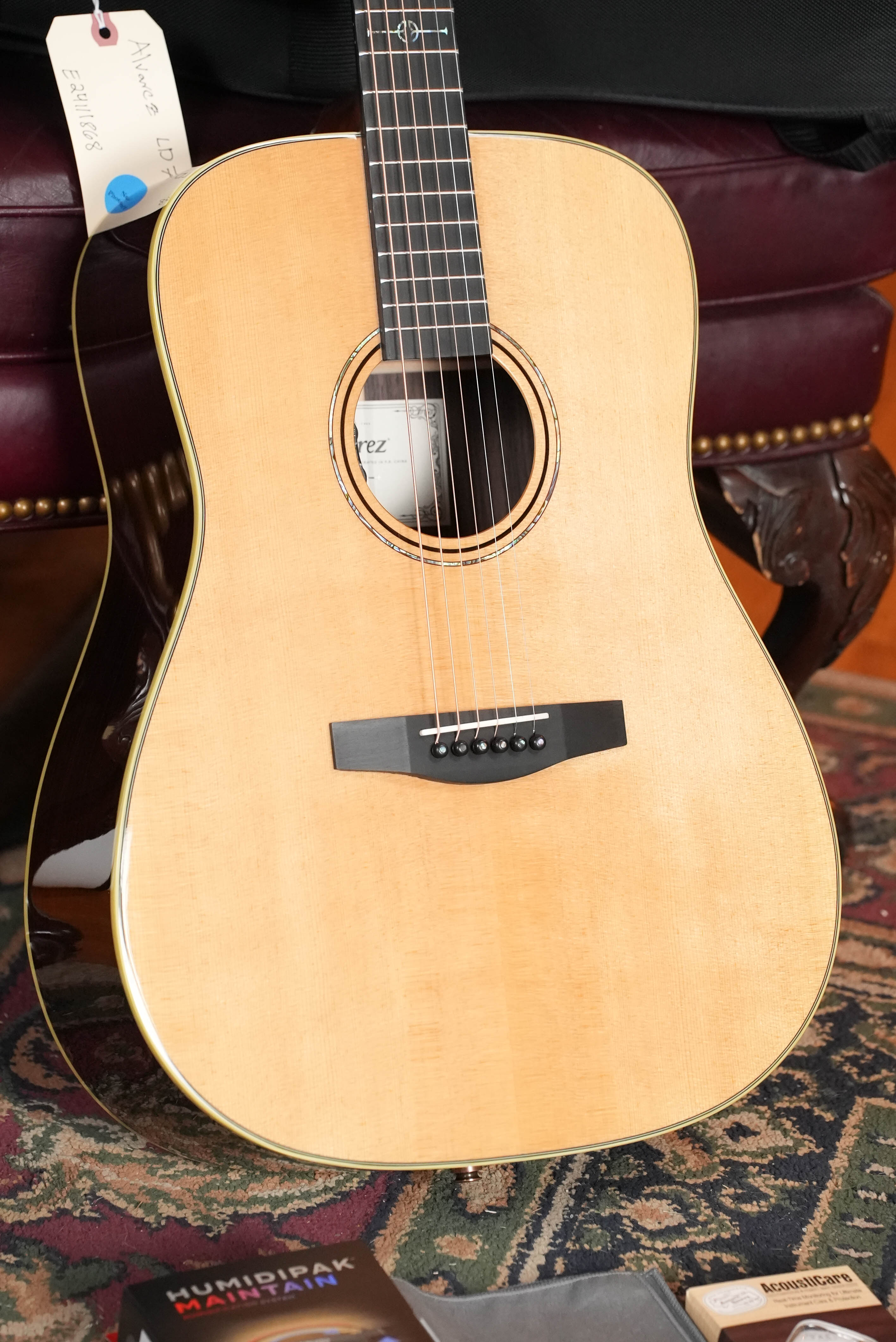 Alvarez LD70e Sitka/Rosewood Dreadnought Guitar w/LR Baggs Electronics #1868