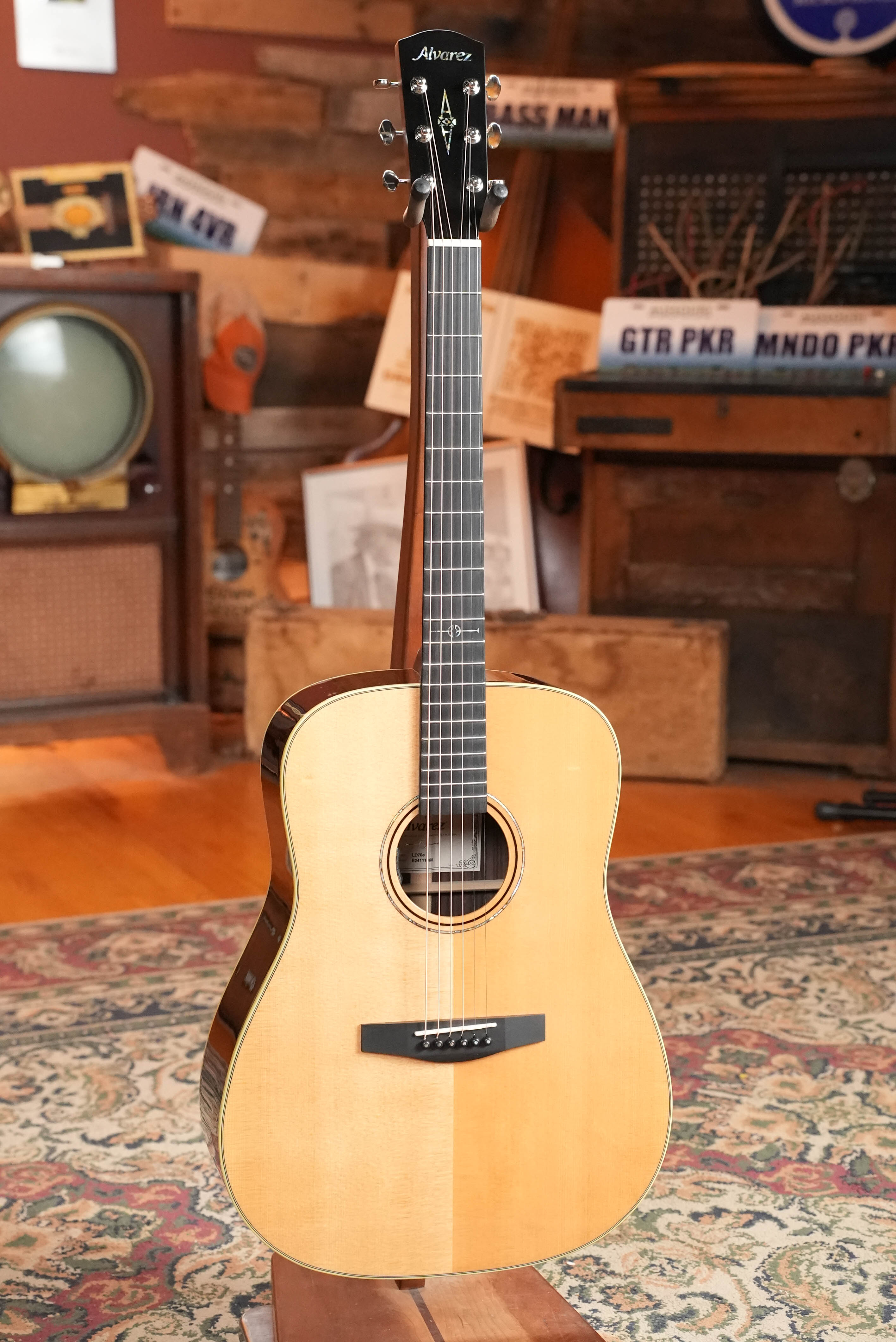 Alvarez LD70e Sitka/Rosewood Dreadnought Guitar w/LR Baggs Electronics #1868