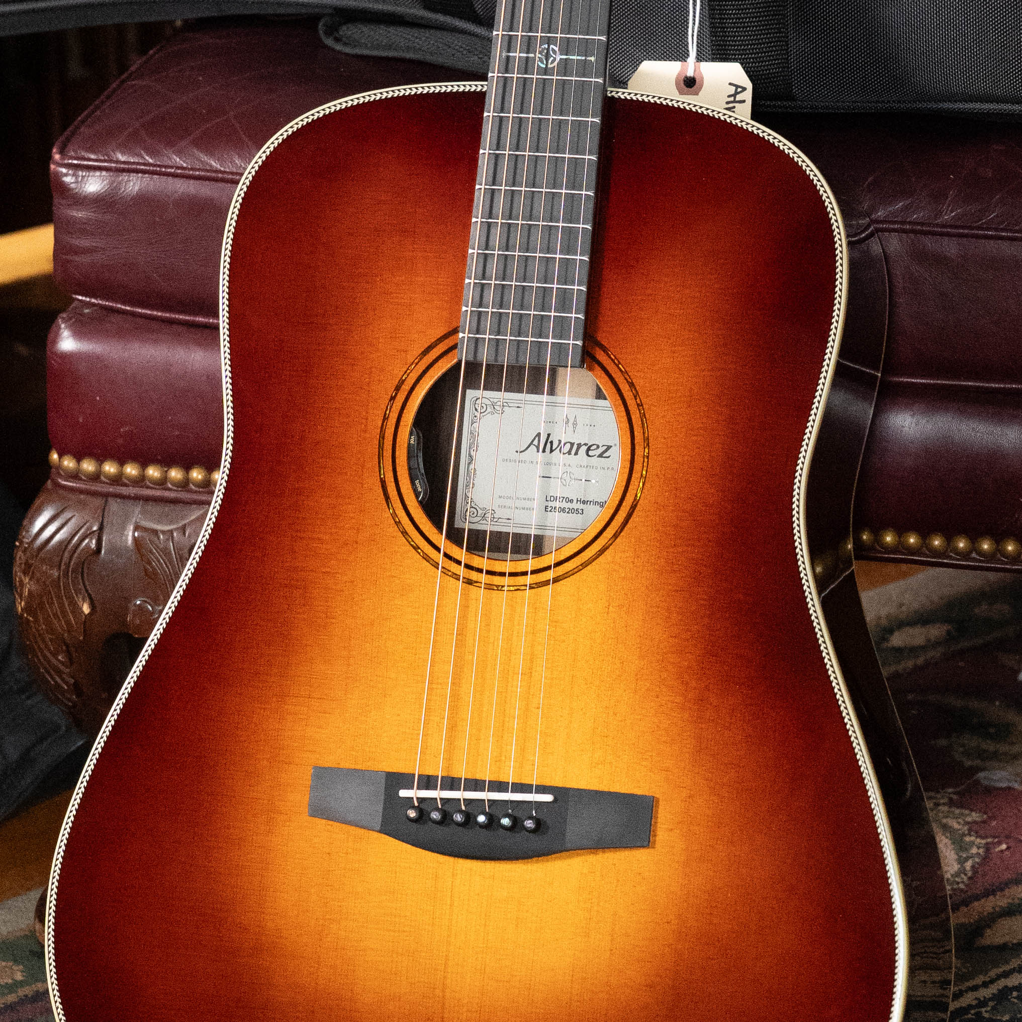 Alvarez Laureate Series LDR70e Sitka/Rosewood Herringbone Sunset Slope Shoulder Dreadnought Guitar w/LR Baggs Hifi Pickup #2053