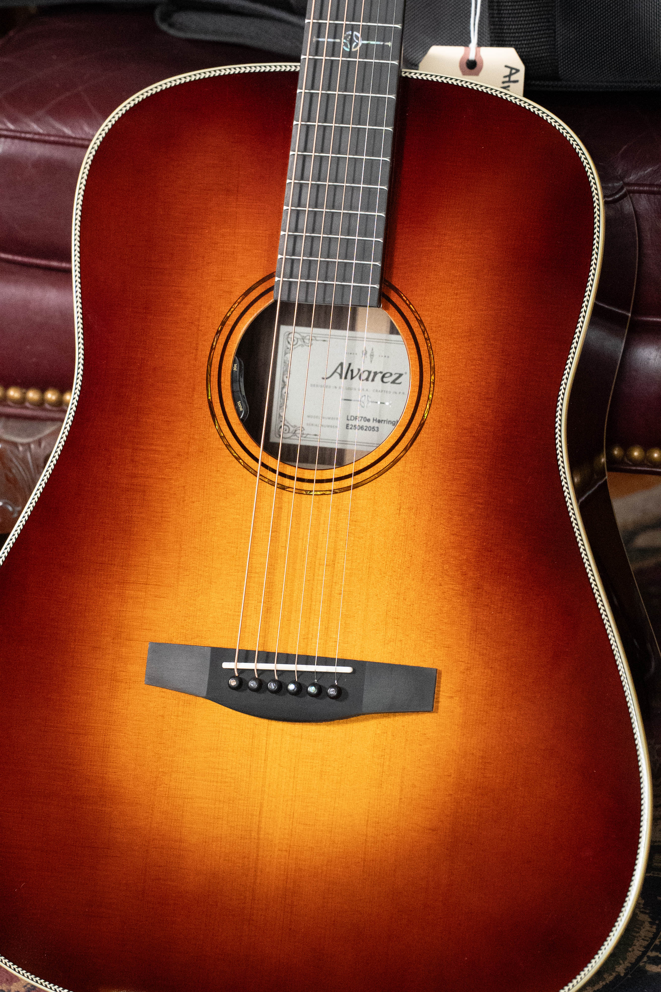 Alvarez Laureate Series LDR70e Sitka/Rosewood Herringbone Sunset Slope Shoulder Dreadnought Guitar w/LR Baggs Hifi Pickup #2053