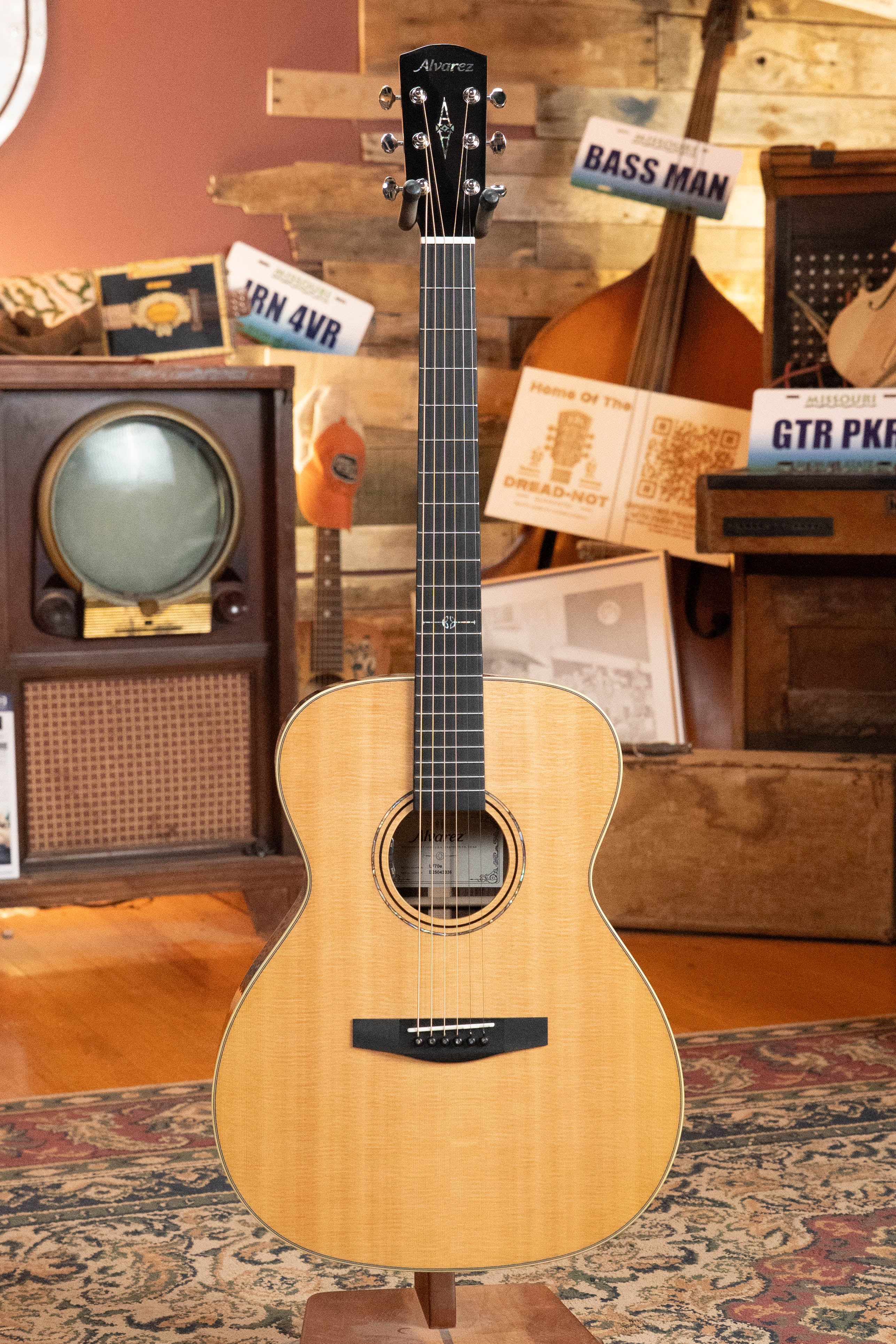 Alvarez Laureate Series LF70e Herringbone Sitka/Rosewood Sunset OM Guitar w/LR Baggs Hifi Pickup #3036