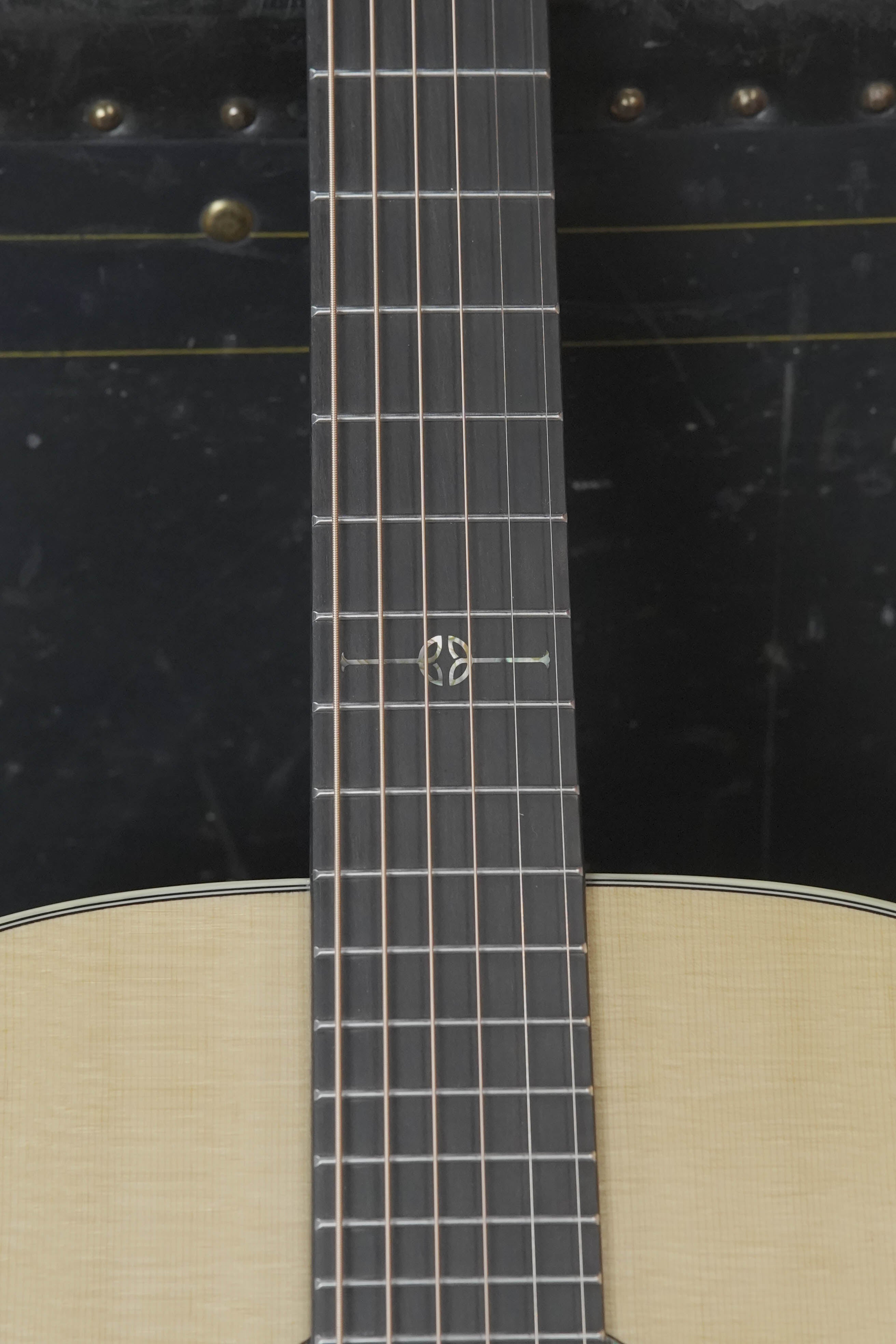 Alvarez Laureate Series LF70e Herringbone Sitka/Rosewood Sunset OM Guitar w/LR Baggs Hifi Pickup #3037