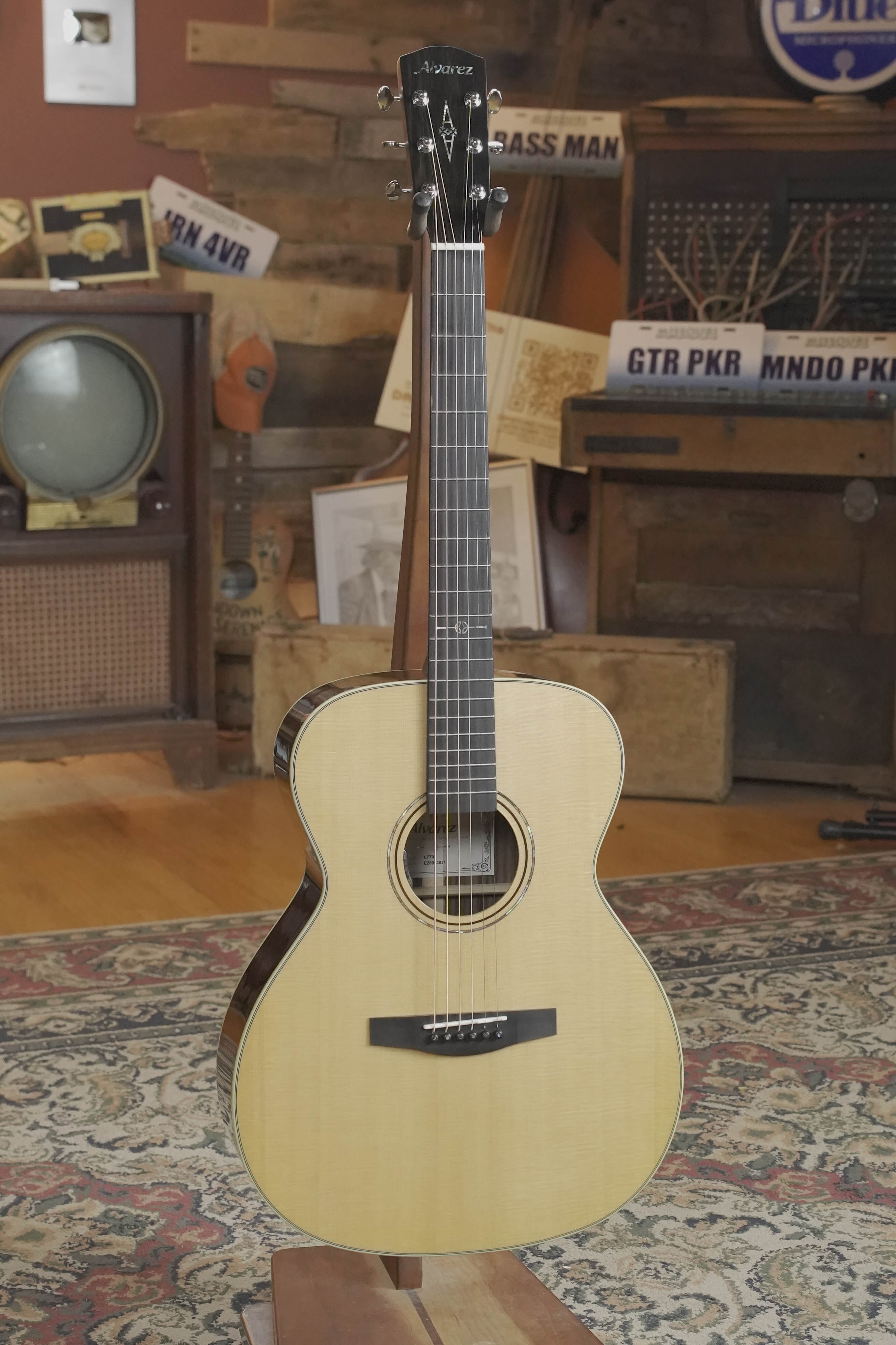 Alvarez Laureate Series LF70e Herringbone Sitka/Rosewood Sunset OM Guitar w/LR Baggs Hifi Pickup #3037