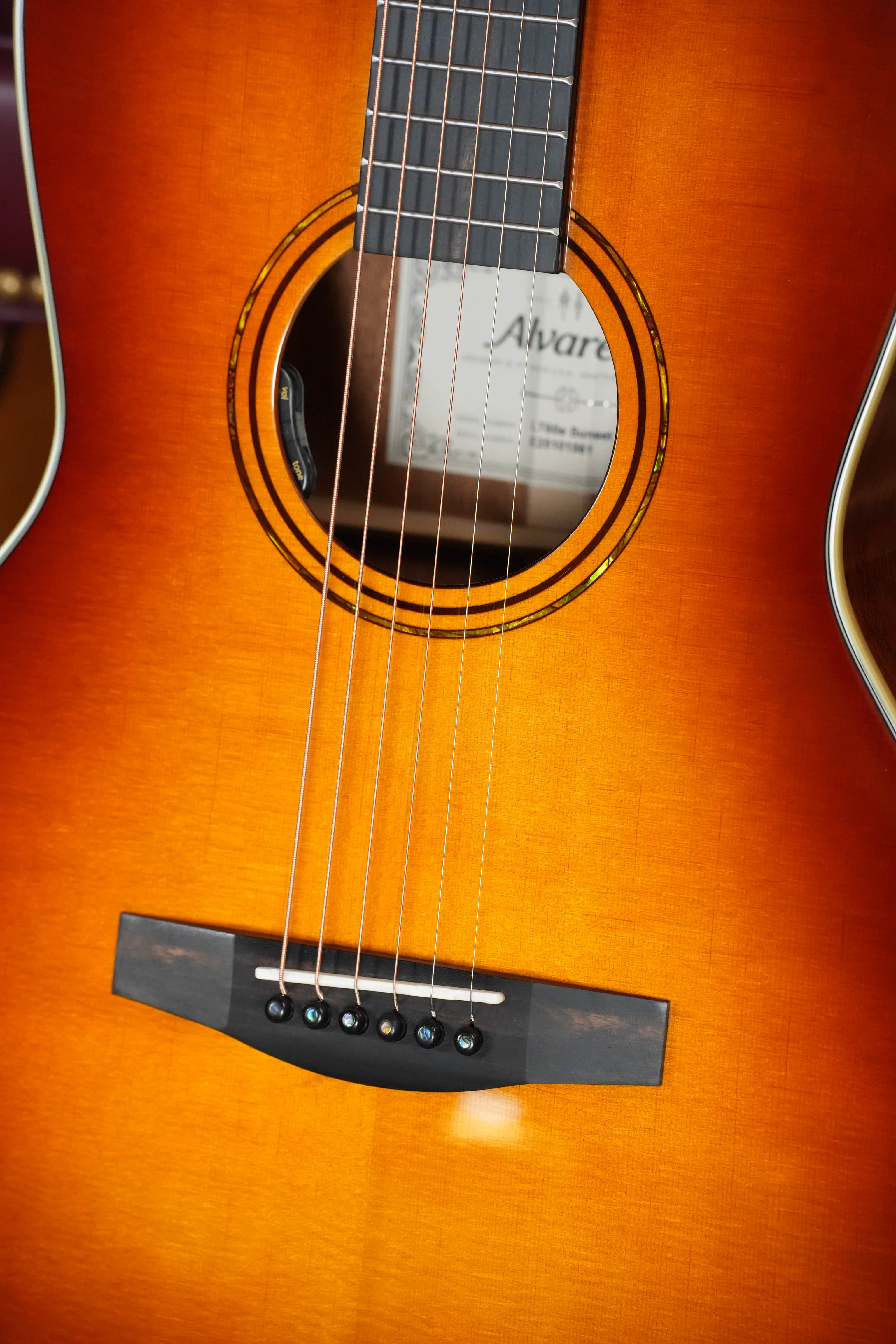 Alvarez Laureate Series LT60e Sunset Sitka/Mahogany OOO Guitar w/LR Baggs Hifi Pickup #1561