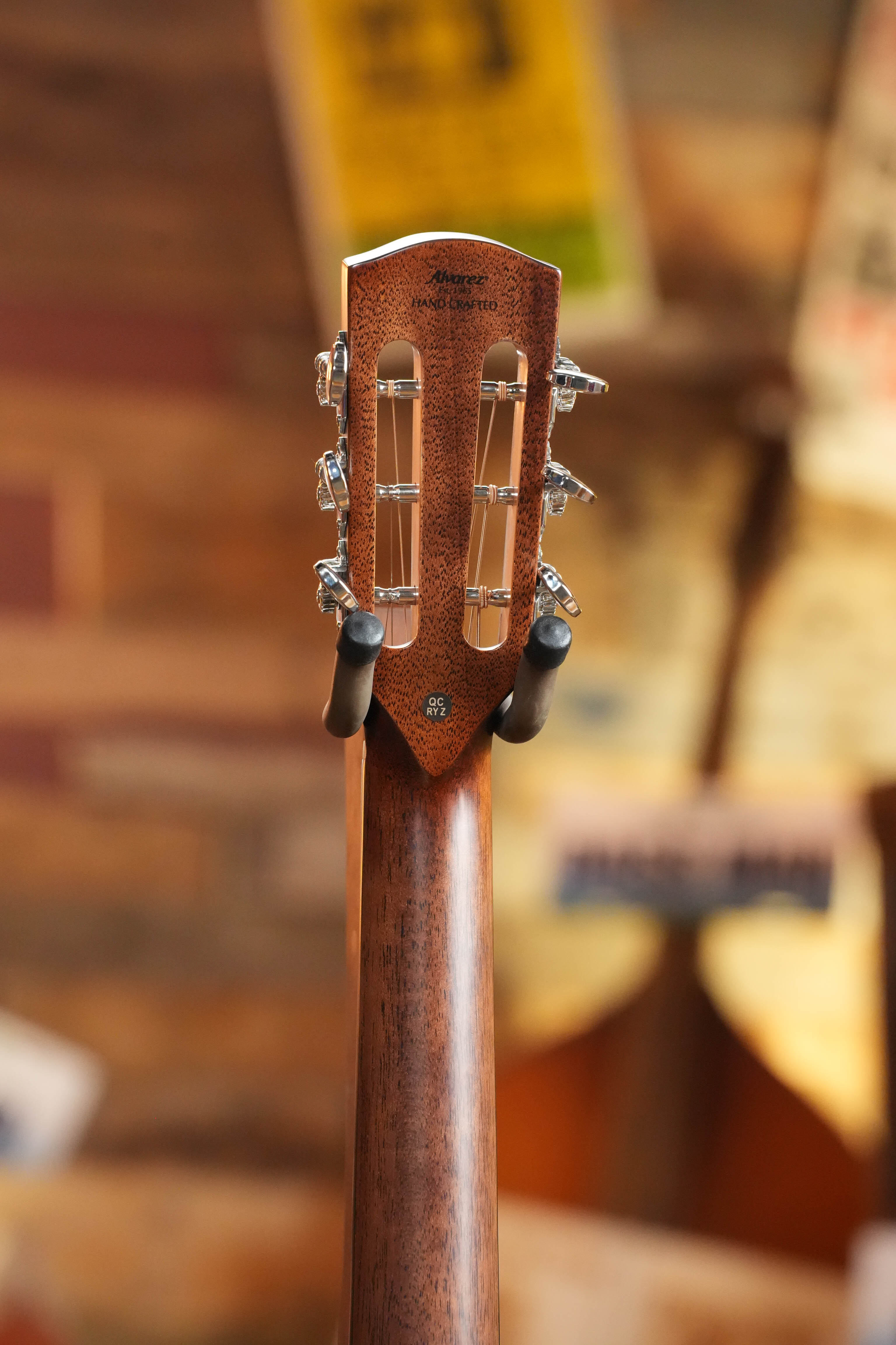 Alvarez Laureate Series LT70e Sitka/Rosewood Herringbone Sunset OOO Guitar w/LR Baggs Electronics #1327