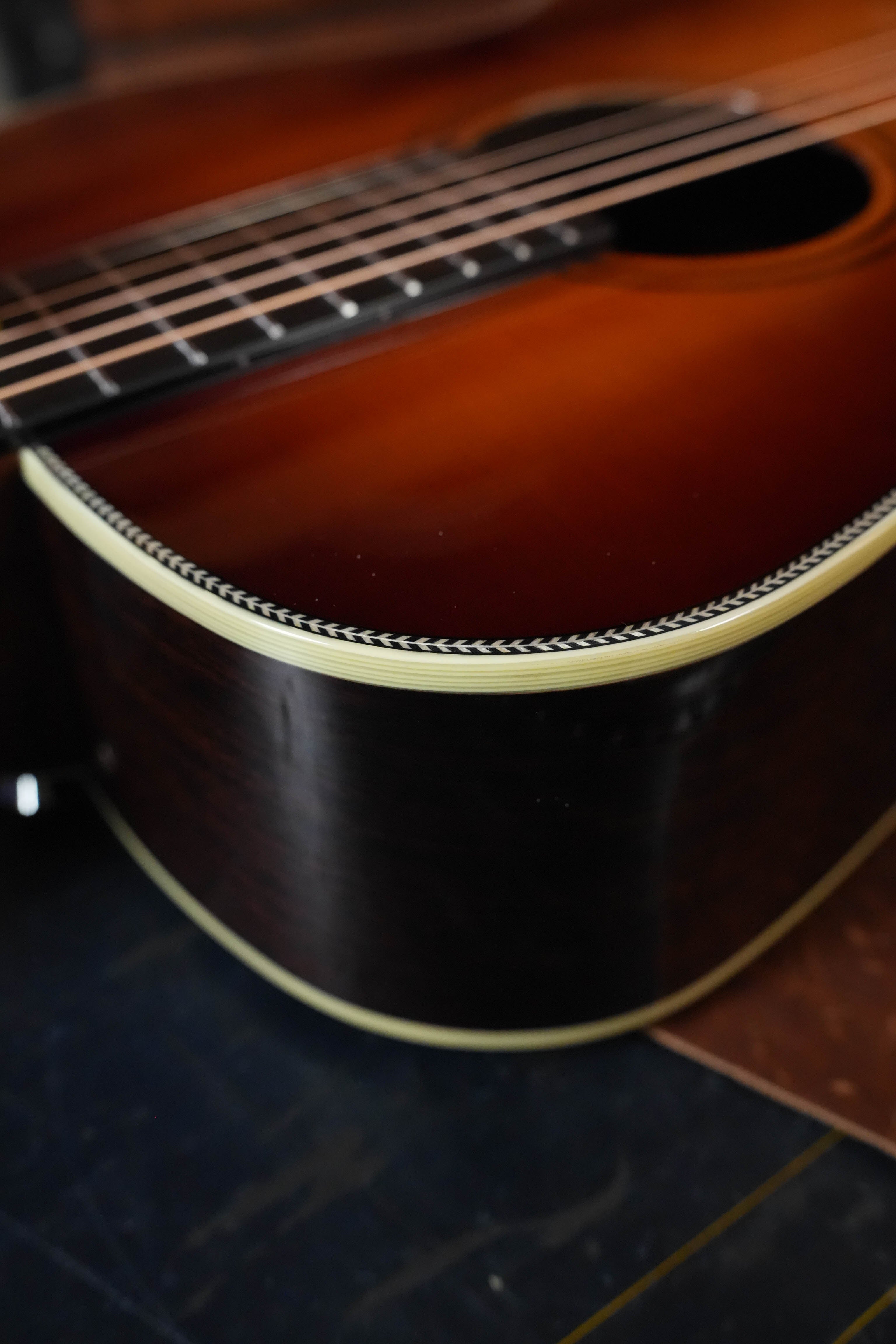 Alvarez Laureate Series LT70e Sitka/Rosewood Herringbone Sunset OOO Guitar w/LR Baggs Electronics #1327