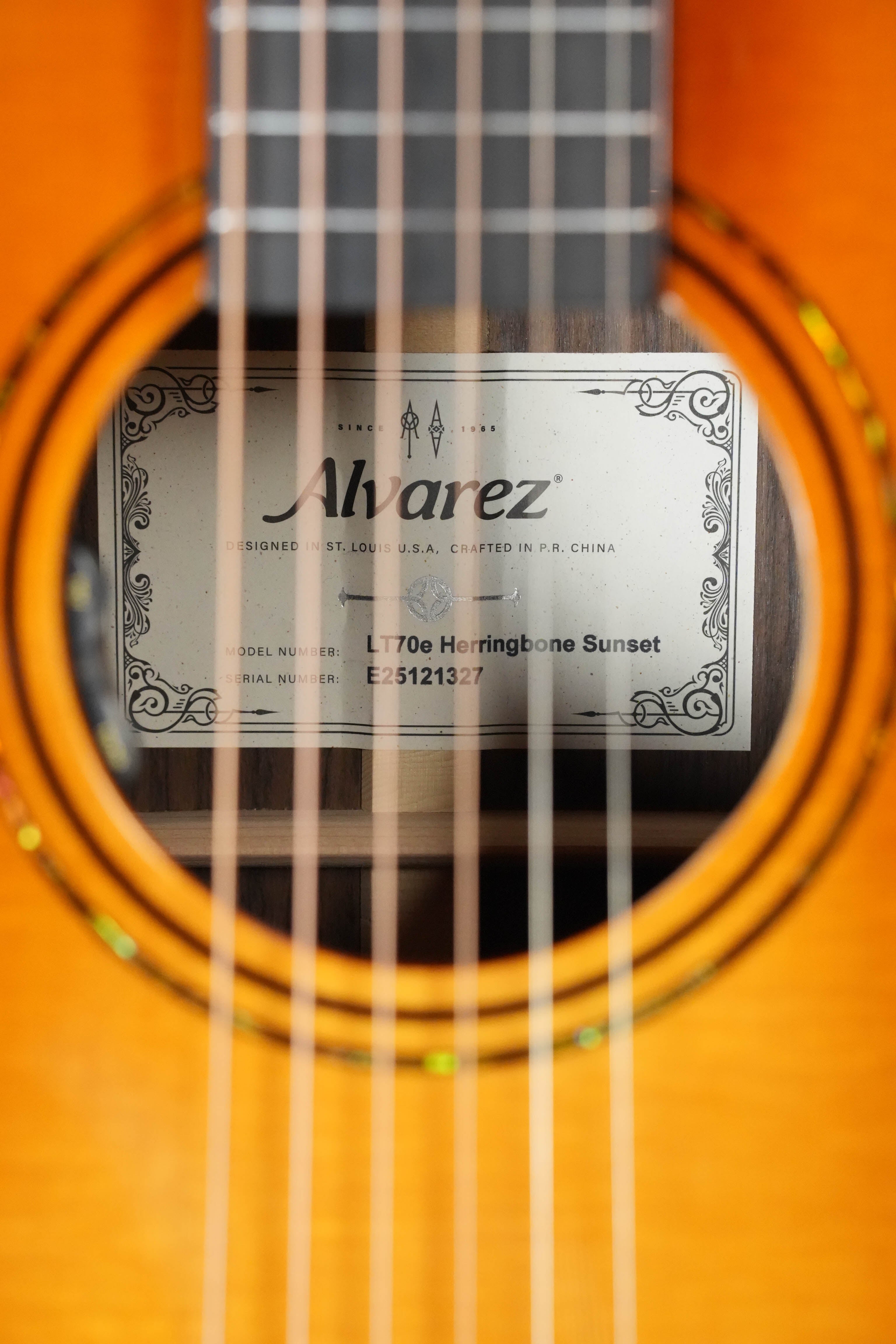 Alvarez Laureate Series LT70e Sitka/Rosewood Herringbone Sunset OOO Guitar w/LR Baggs Electronics #1327