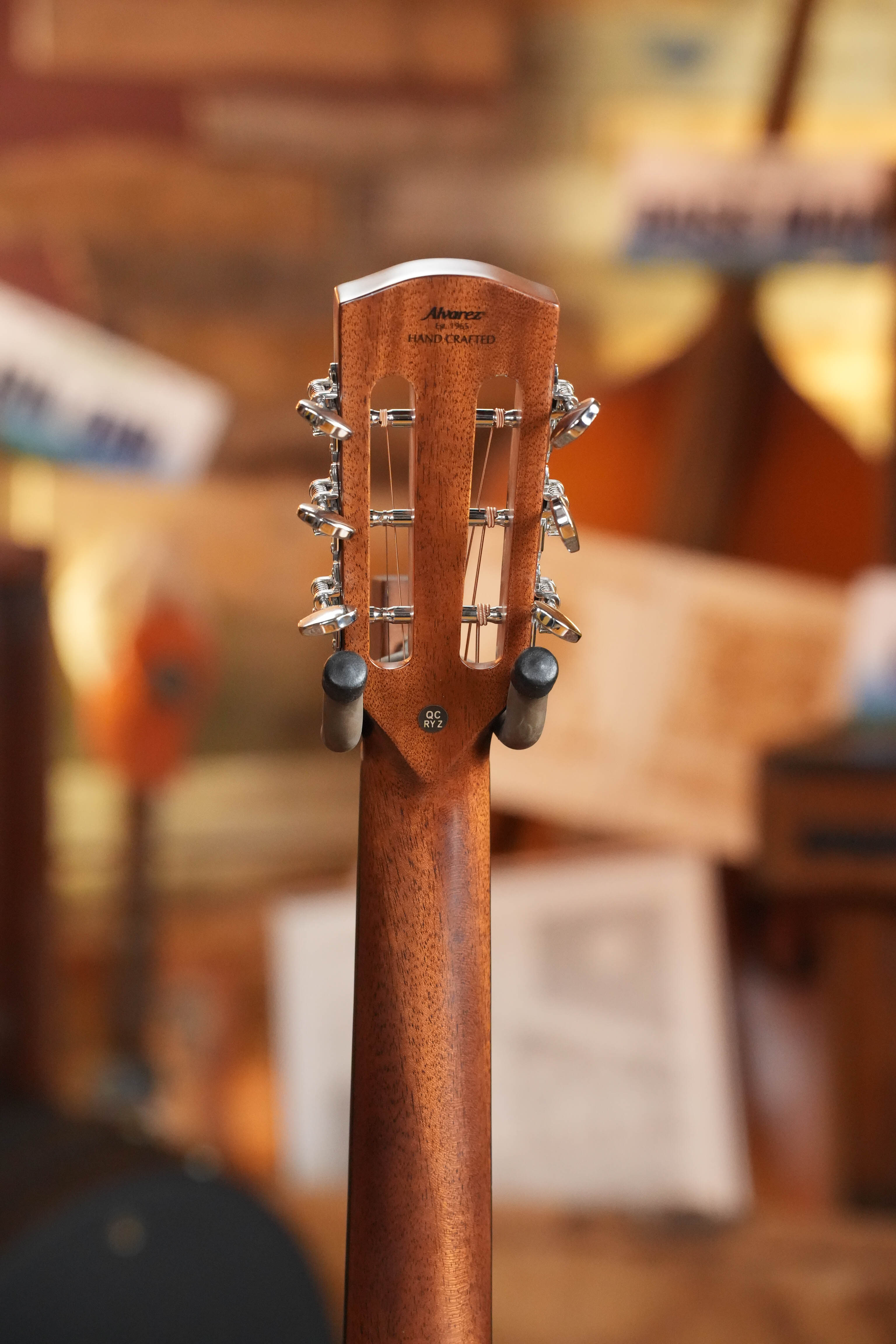 Alvarez Laureate Series LT70e Sitka/Rosewood Herringbone Sunset OOO Guitar w/LR Baggs Electronics #1455