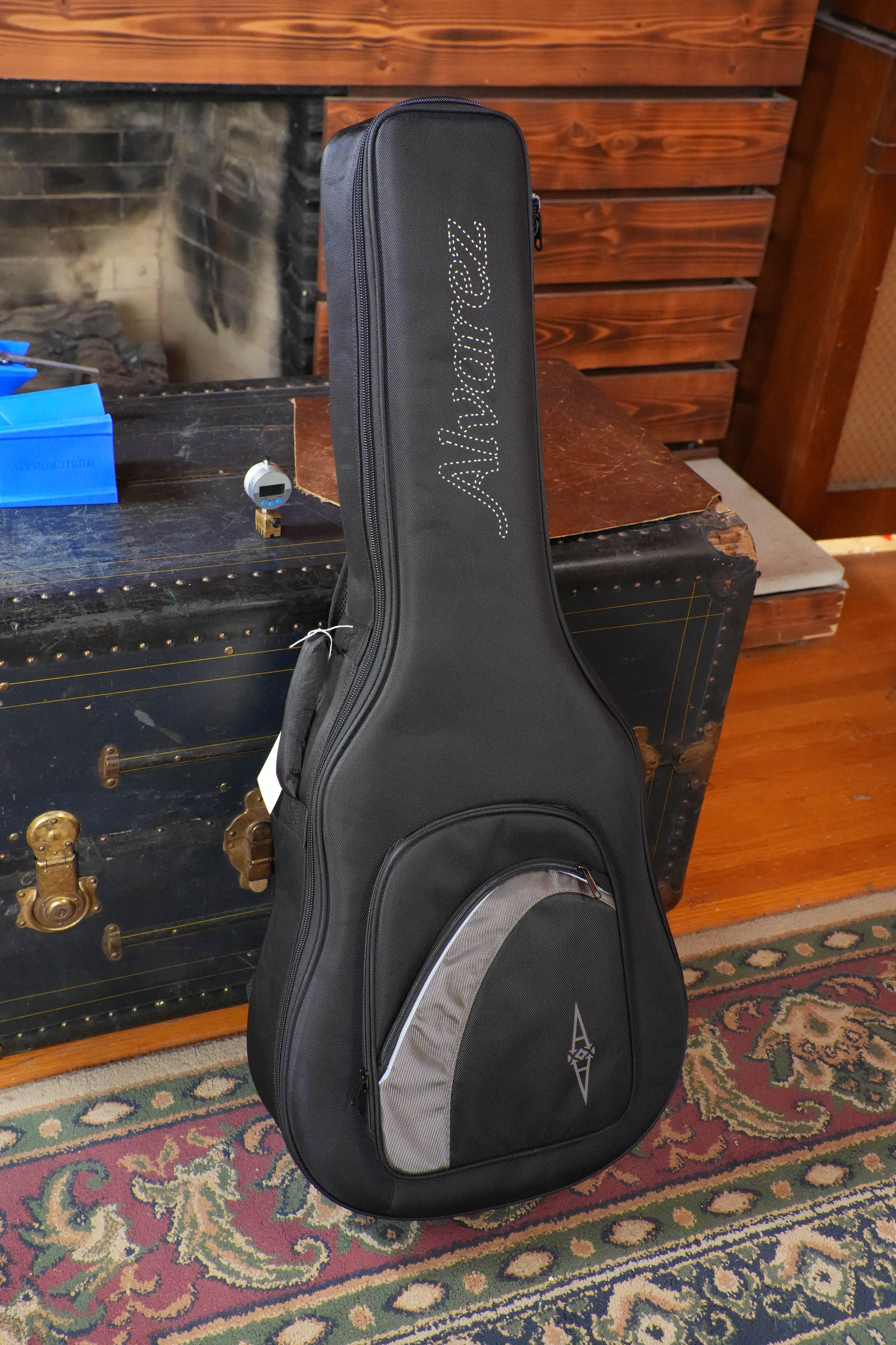 Alvarez Laureate Series LT70e Sitka/Rosewood Herringbone Sunset OOO Guitar w/LR Baggs Electronics  #2531