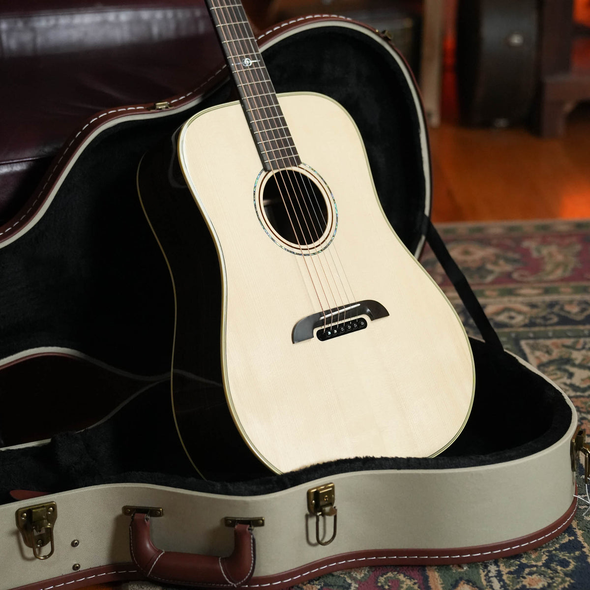 Alvarez Yairi Masterworks DYM72 Adriondack Spruce/East Indian Rosewood #7230