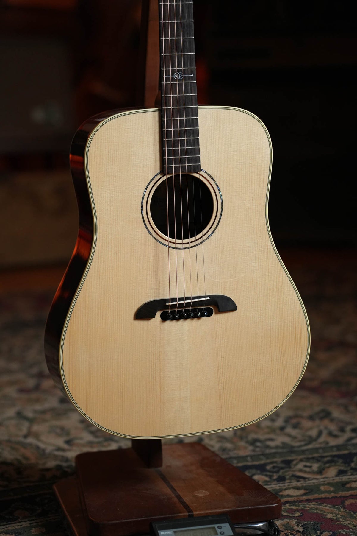 Alvarez Yairi Masterworks DYM72 Adriondack Spruce/East Indian Rosewood #7230
