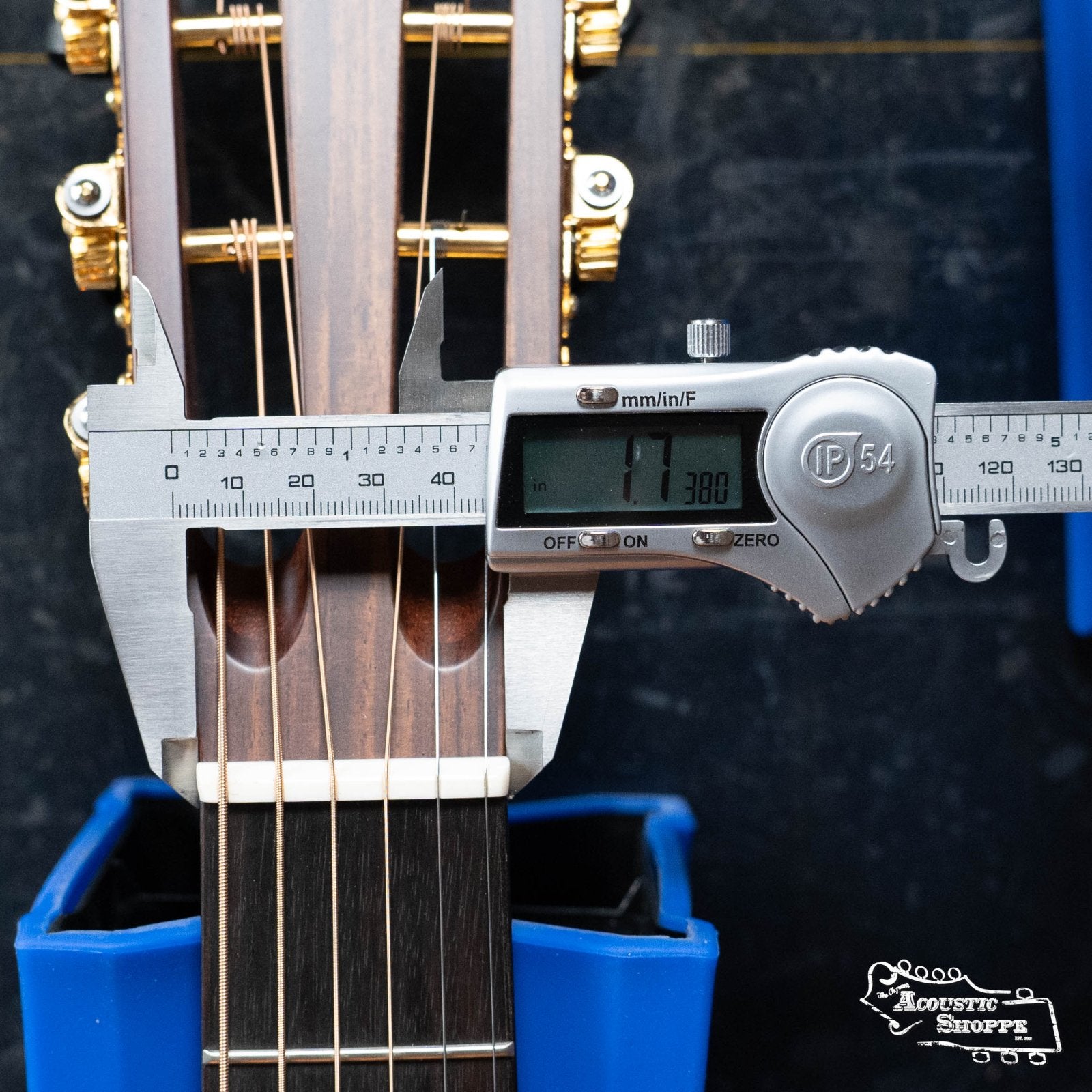 *Dread-Not Certified Used* Alvarez Yairi Masterworks DYMR70 Sitka/East Indian Rosewood Sunburst Slope Shoulder Dreadnought Guitar #5750
