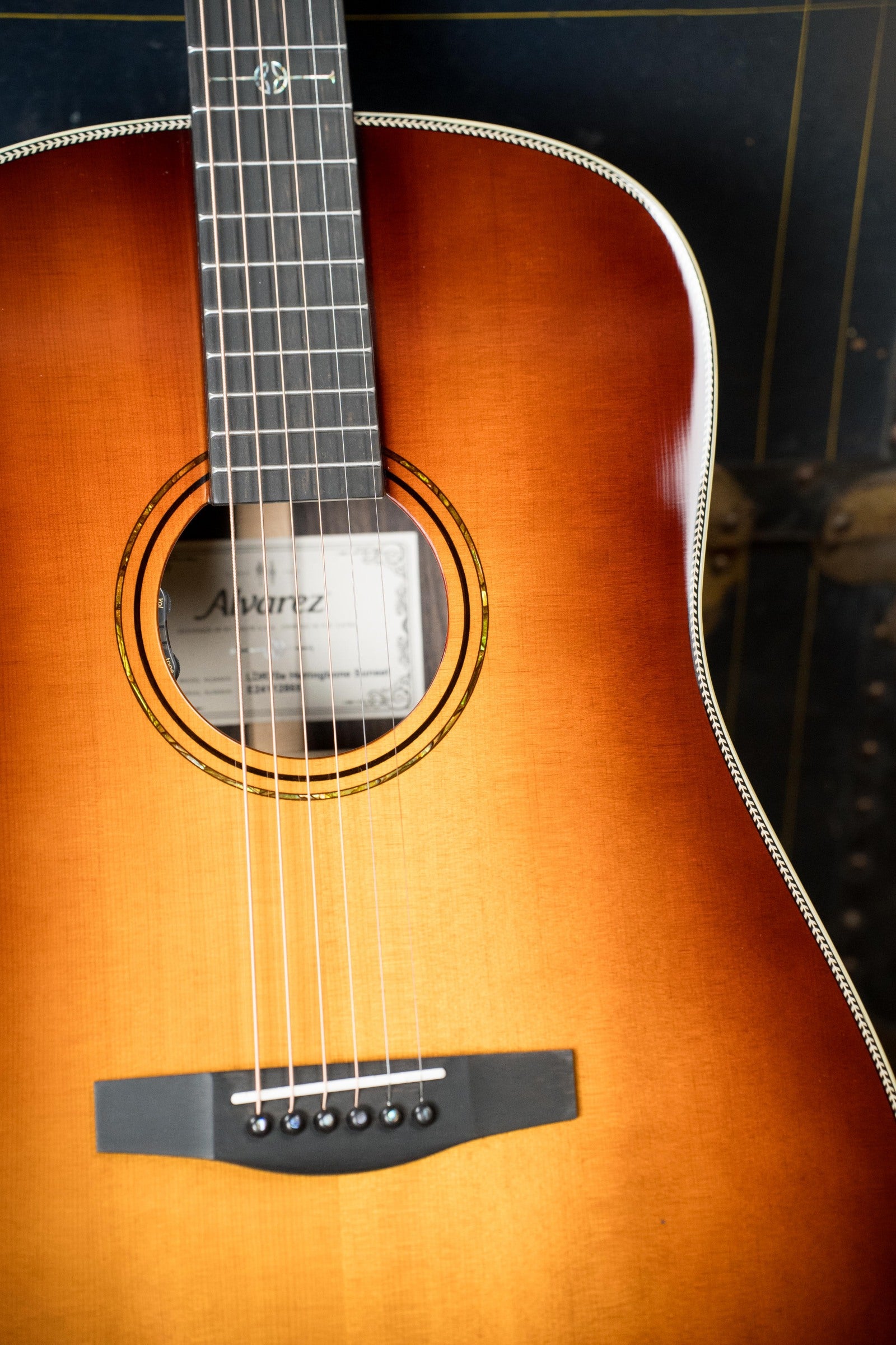Alvarez Laureate Series LDR70e Sitka/Rosewood Herringbone Sunset Slope Shoulder Dreadnought Guitar w/LR Baggs Hifi Pickup #2869