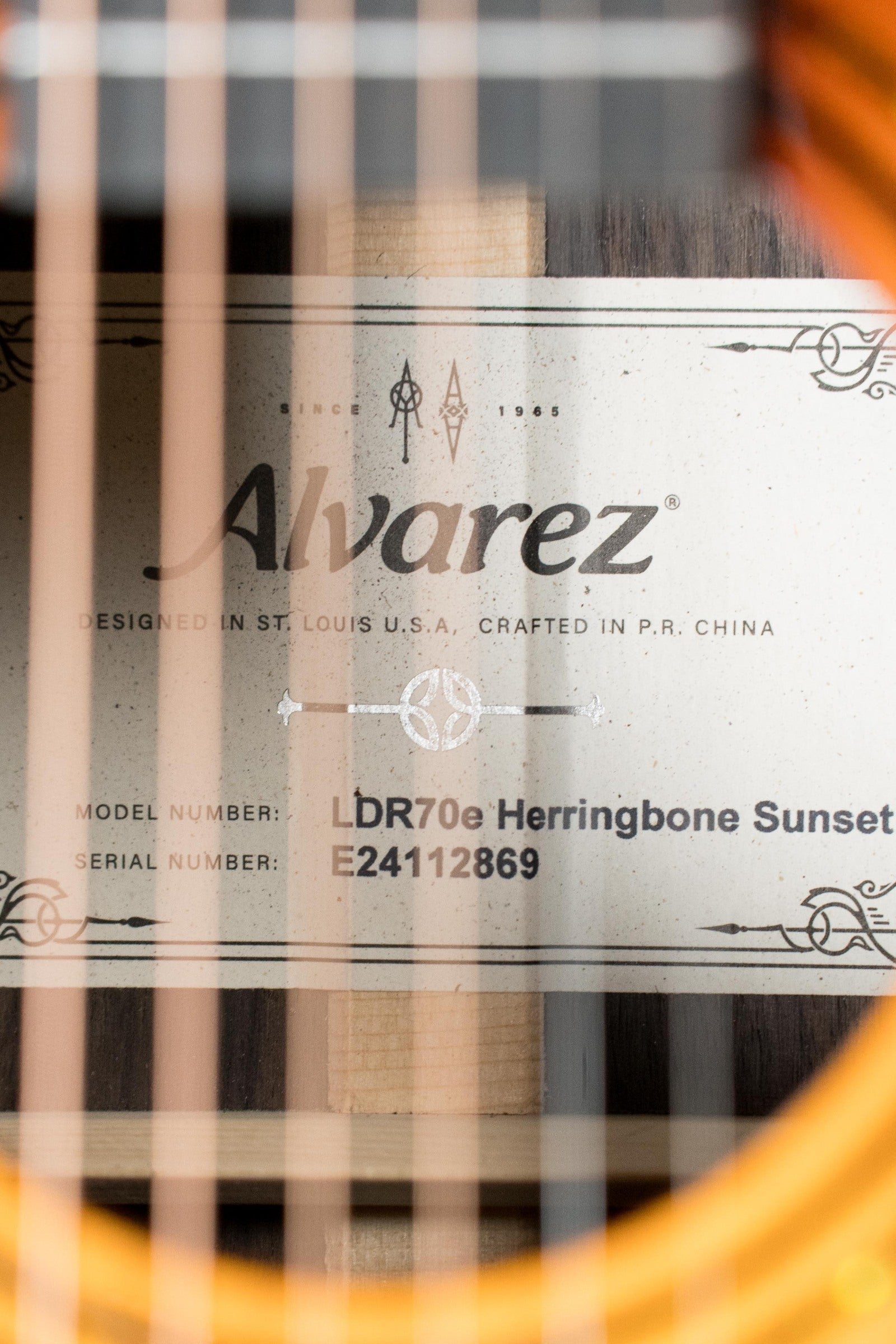 Alvarez Laureate Series LDR70e Sitka/Rosewood Herringbone Sunset Slope Shoulder Dreadnought Guitar w/LR Baggs Hifi Pickup #2869