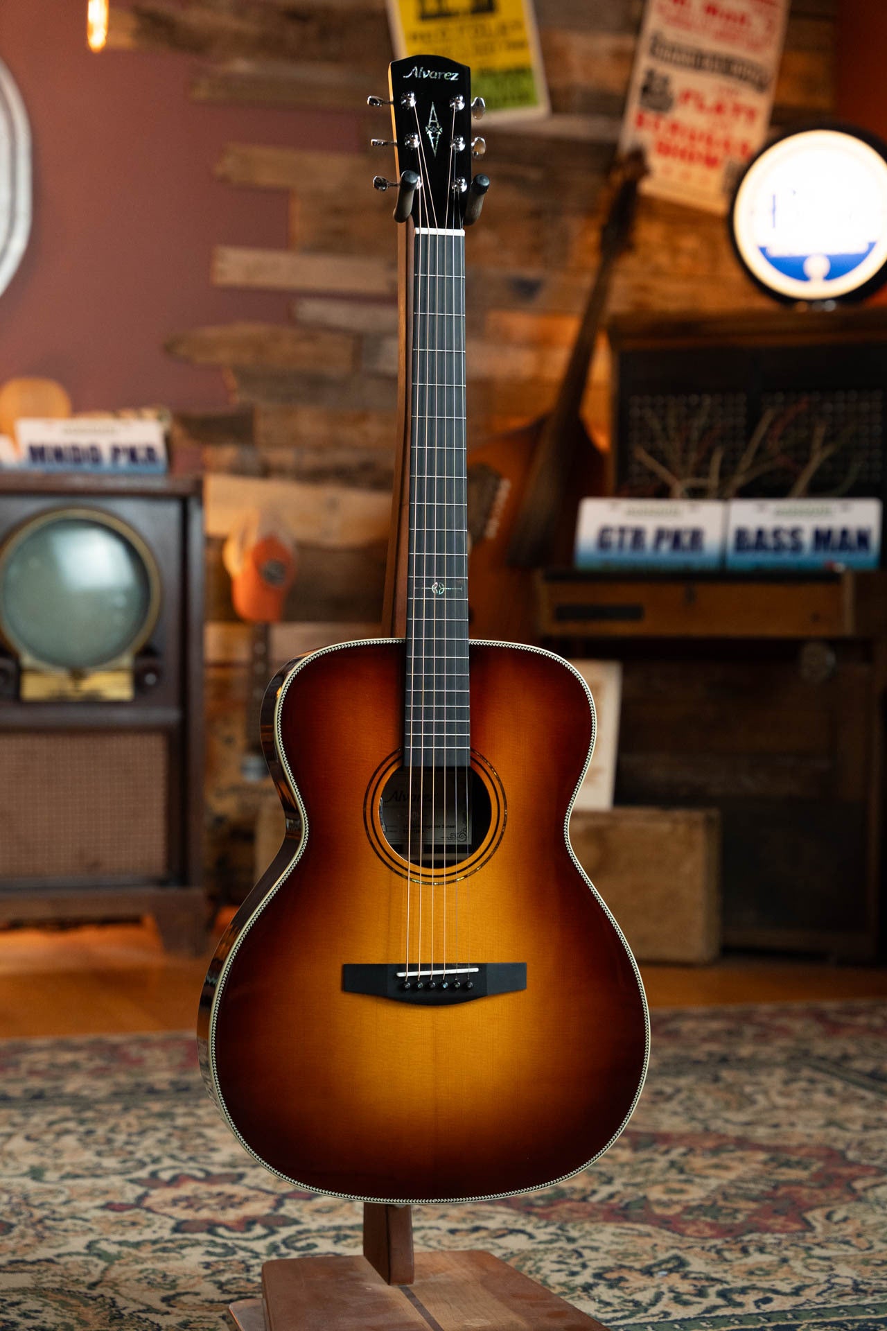 Alvarez Laureate Series LF70e Herringbone Sitka/Rosewood Sunset OM Guitar w/LR Baggs Hifi Pickup #2894