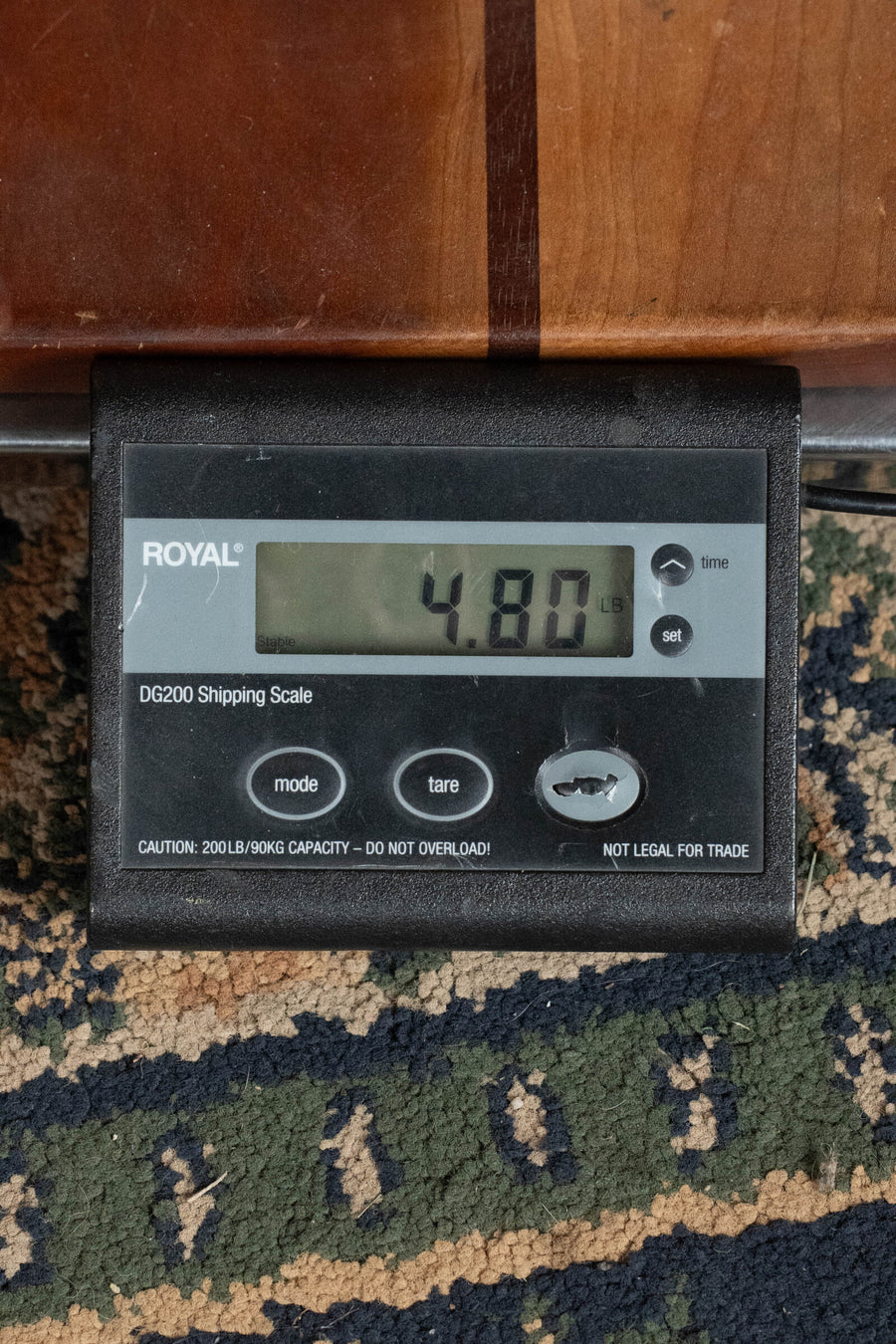 Digital scale displaying 4.80 pounds on a black platform with a patterned fabric beneath. - Alvarez Laureate Series LT70e Daybreak Sitka/Rosewood OOO Guitar w/LR Baggs Hifi Pickup #2158 - Default Title