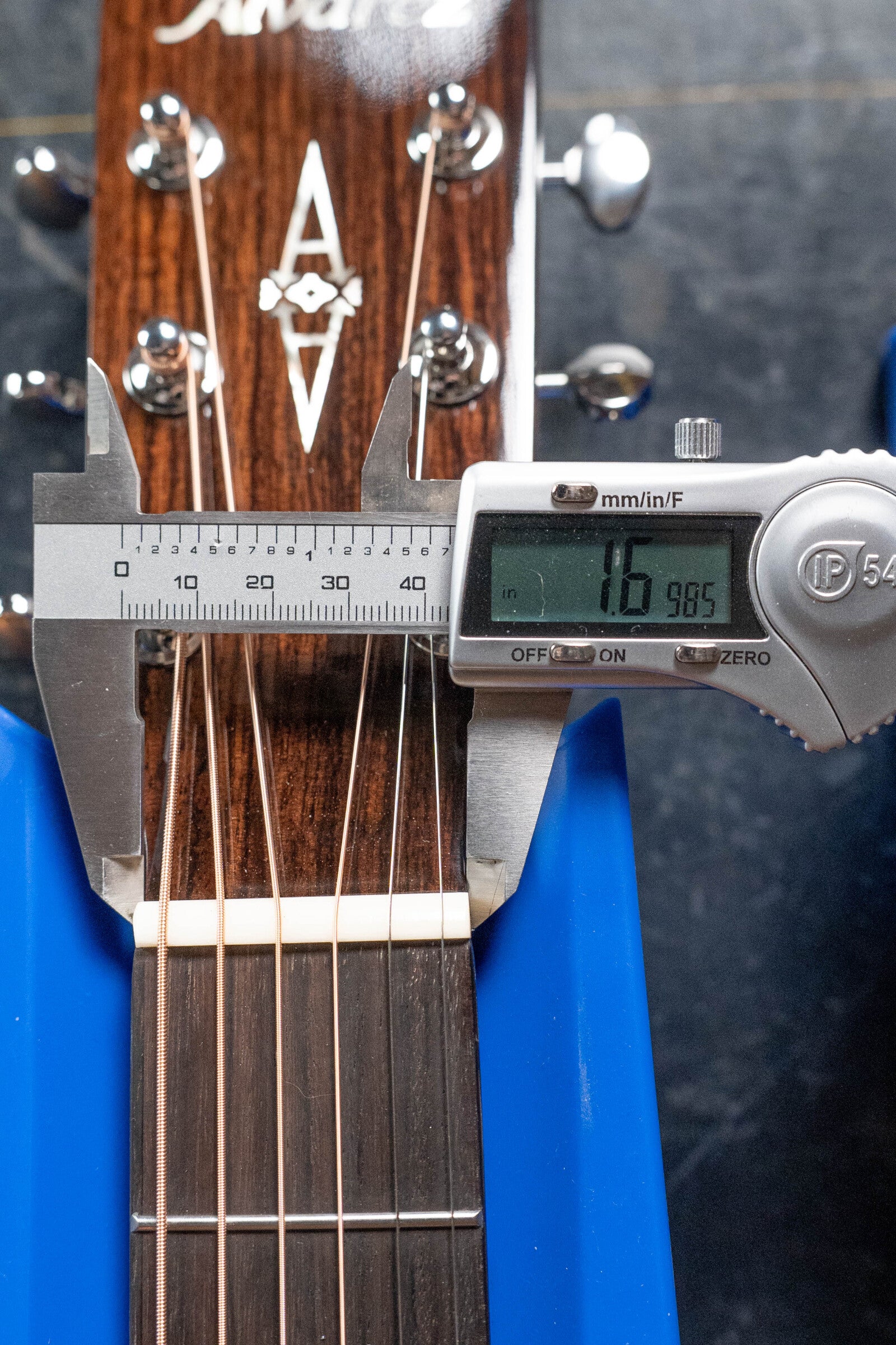 Alvarez Masterworks Series MF60 Herringbone Sitka/African Mahogany Orchestra Model Acoustic Guitar #2407