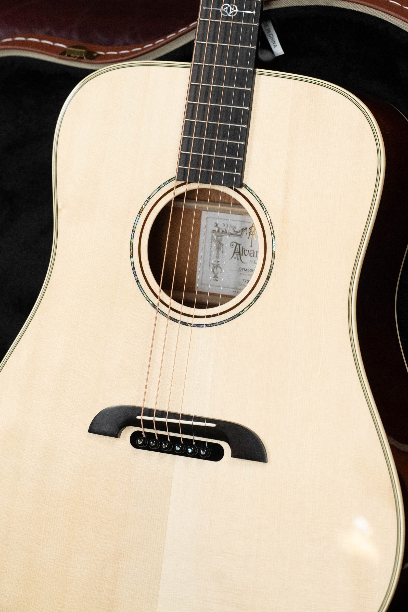 Alvarez Yairi Honduran Series DYM60HD Adirondack/Vintage Honduran Mahogany Dreadnought Acoustic Guitar #7057
