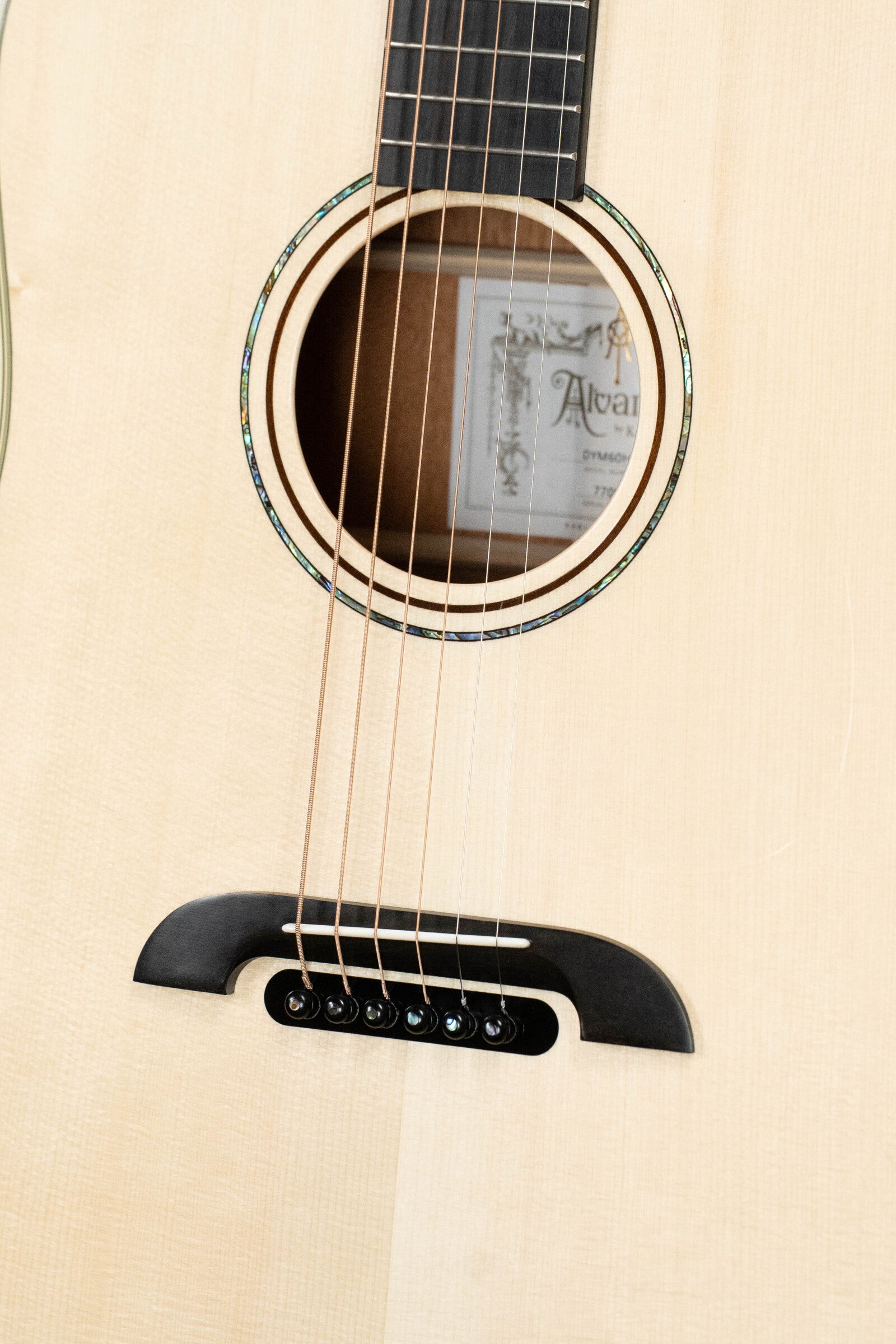 Alvarez Yairi Honduran Series DYM60HD Adirondack/Vintage Honduran Mahogany Dreadnought Acoustic Guitar #7057