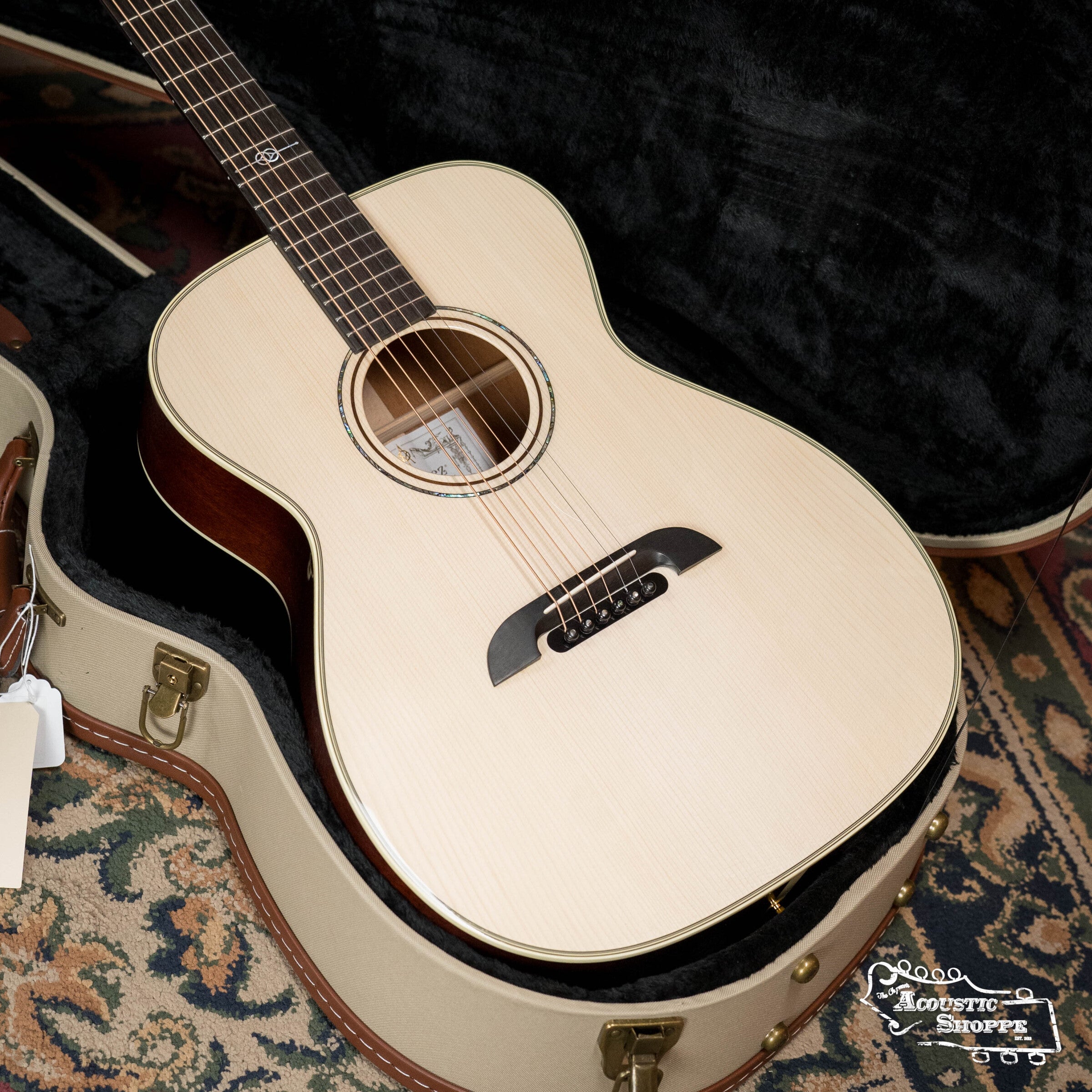 *Dread-Not Certified Used* Alvarez Yairi Honduran Series FYM60HD Adirondack/Vintage Honduran Mahogany OM Guitar  w/K&K Pickup #6102