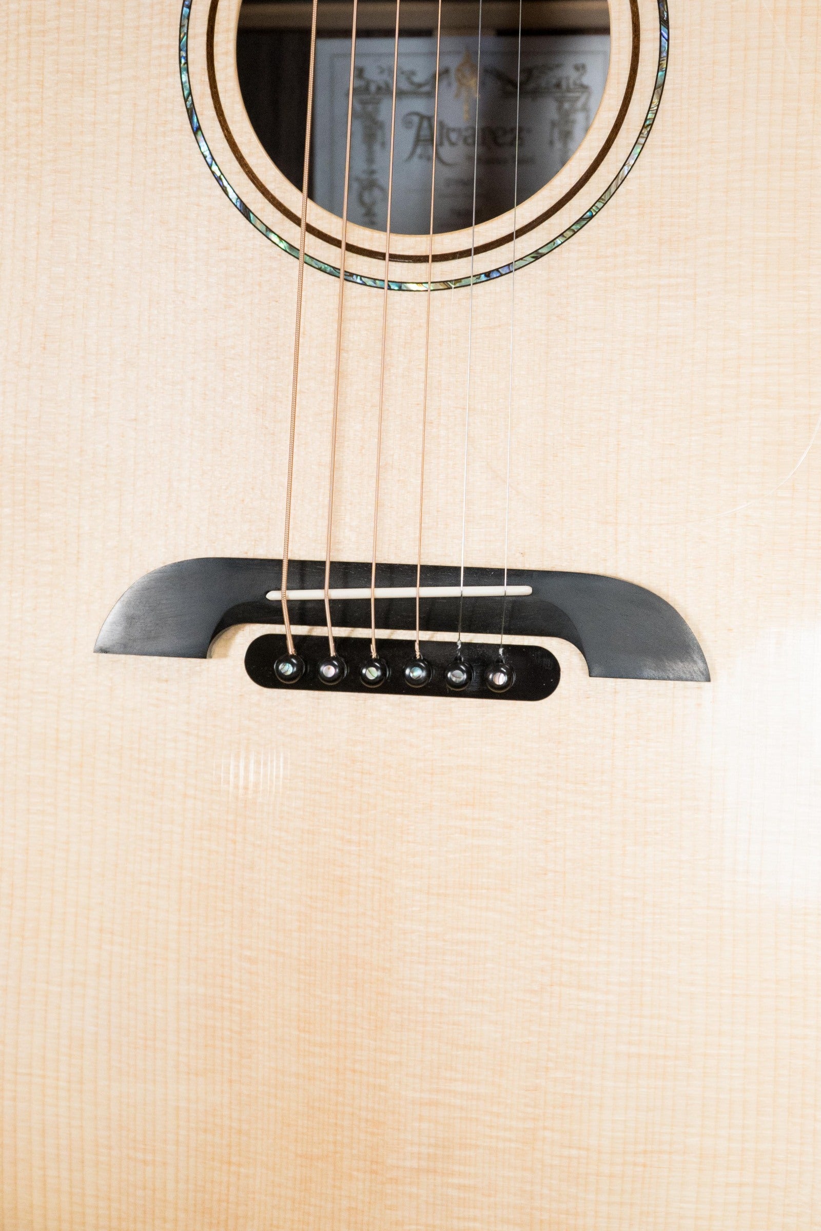 Alvarez Yairi Masterworks DYM70 Sitka/Indian Rosewood Dreadnought Acoustic Guitar #6000