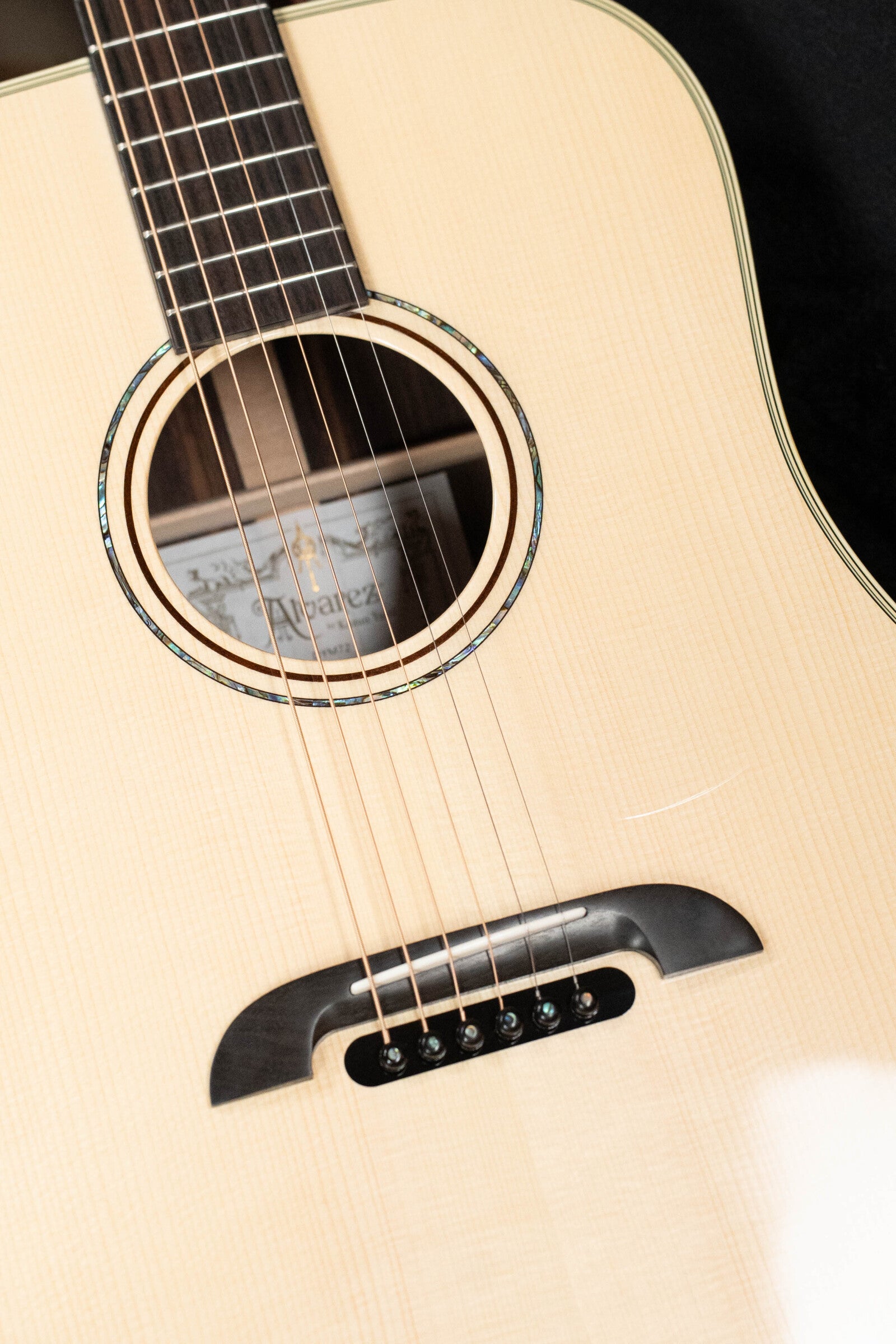 Alvarez Yairi Masterworks DYM72 Adriondack Spruce/East Indian Rosewood #7230