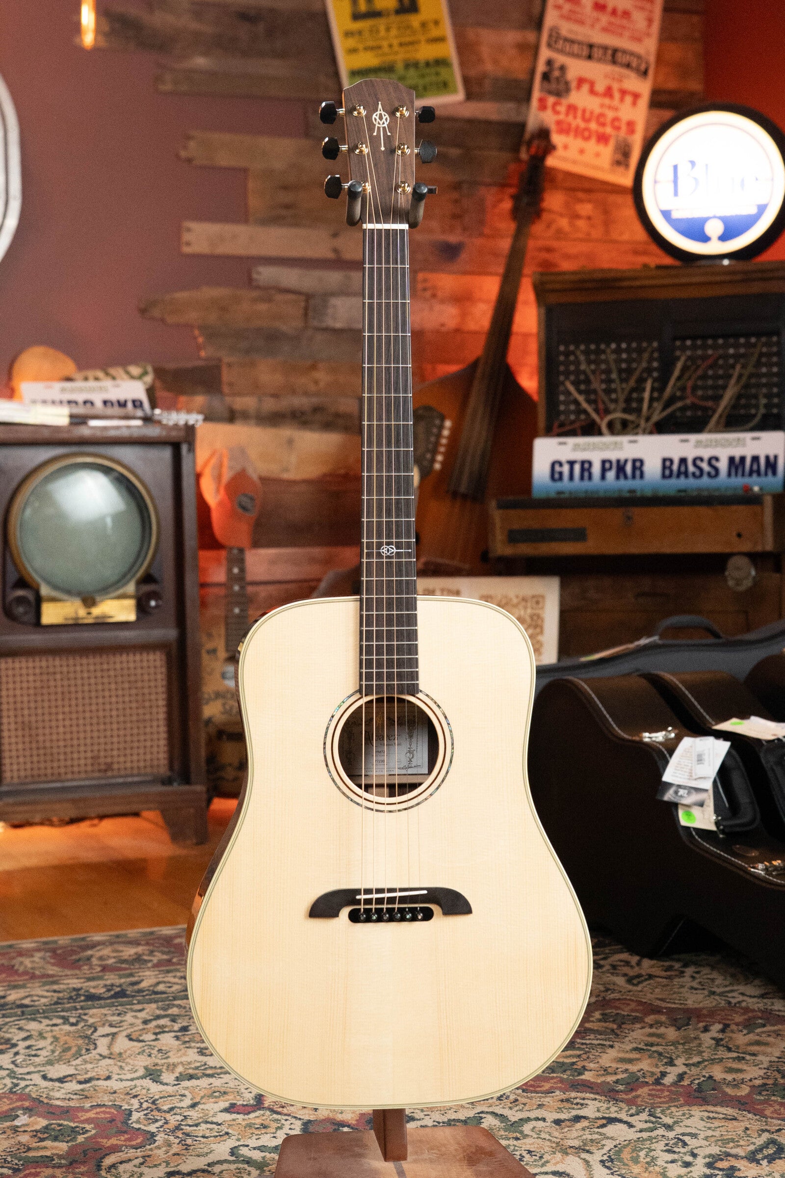 Alvarez Yairi Masterworks DYM72 Adriondack Spruce/East Indian Rosewood #7230