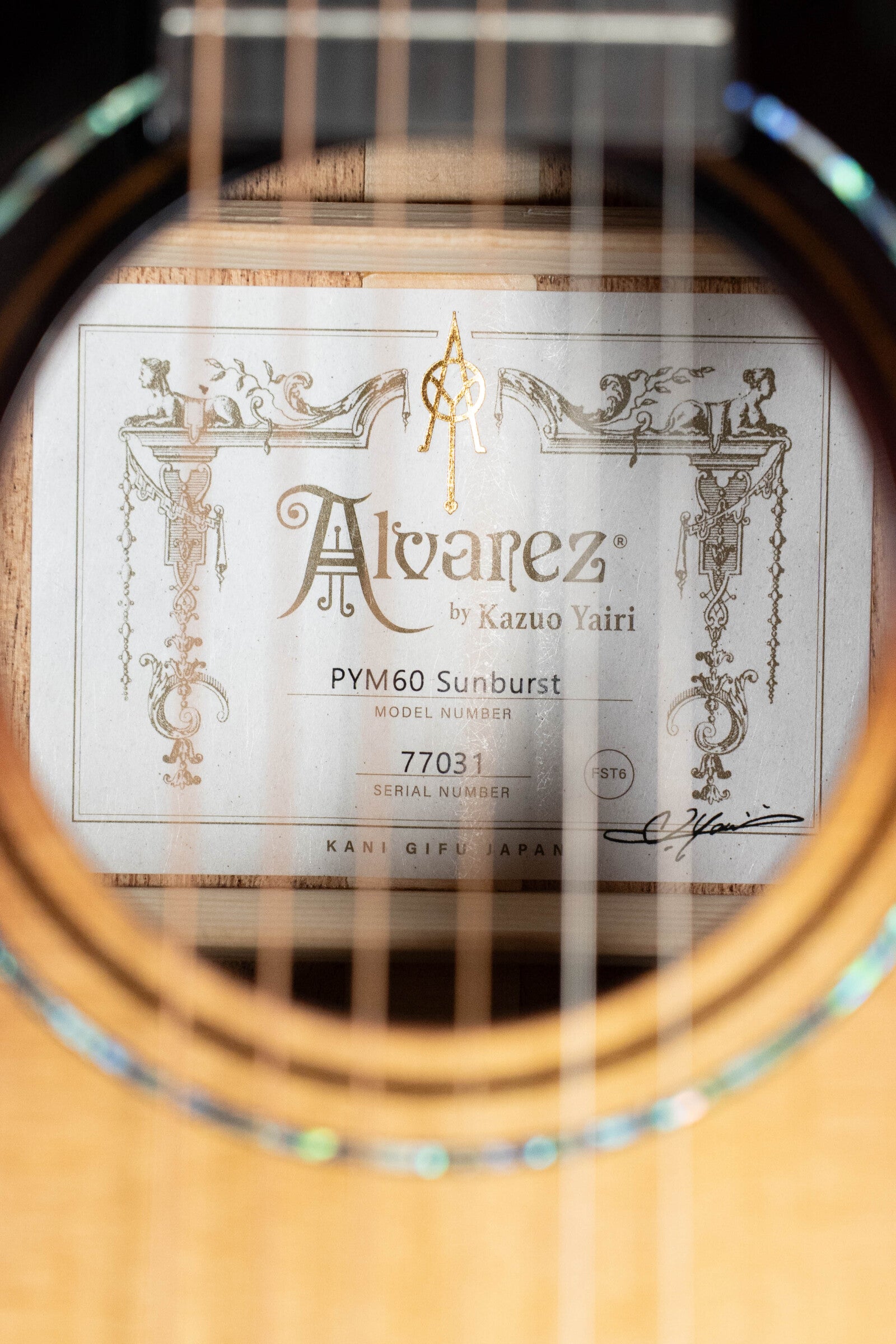 Alvarez Yairi PYM60 Masterworks Series Sitka/Mahogany Sunburst Parlor Acoustic Guitar #7031
