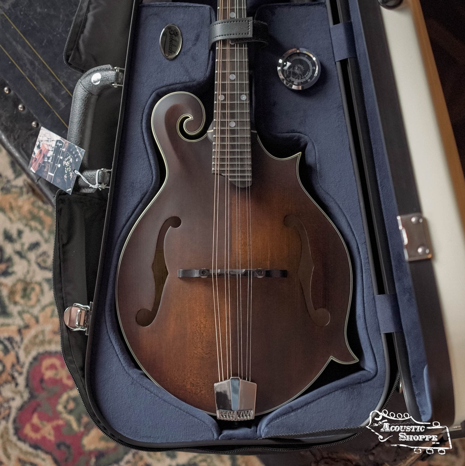 Bobelock Arrow Ivory/Blue F-Style Fiberglass Mandolin Case B6-1029FBLS-IVBU