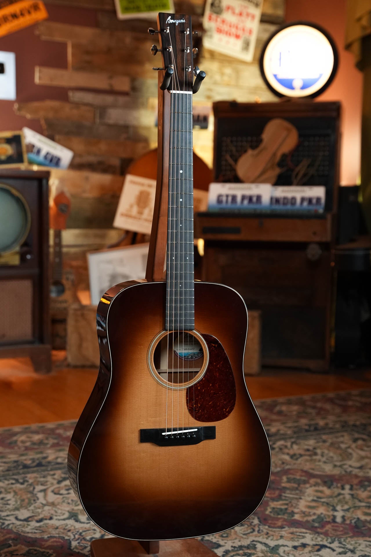 Bourgeois Country Boy Sitka/Mahogany Sunburst Touchstone Acoustic Guitar #0209