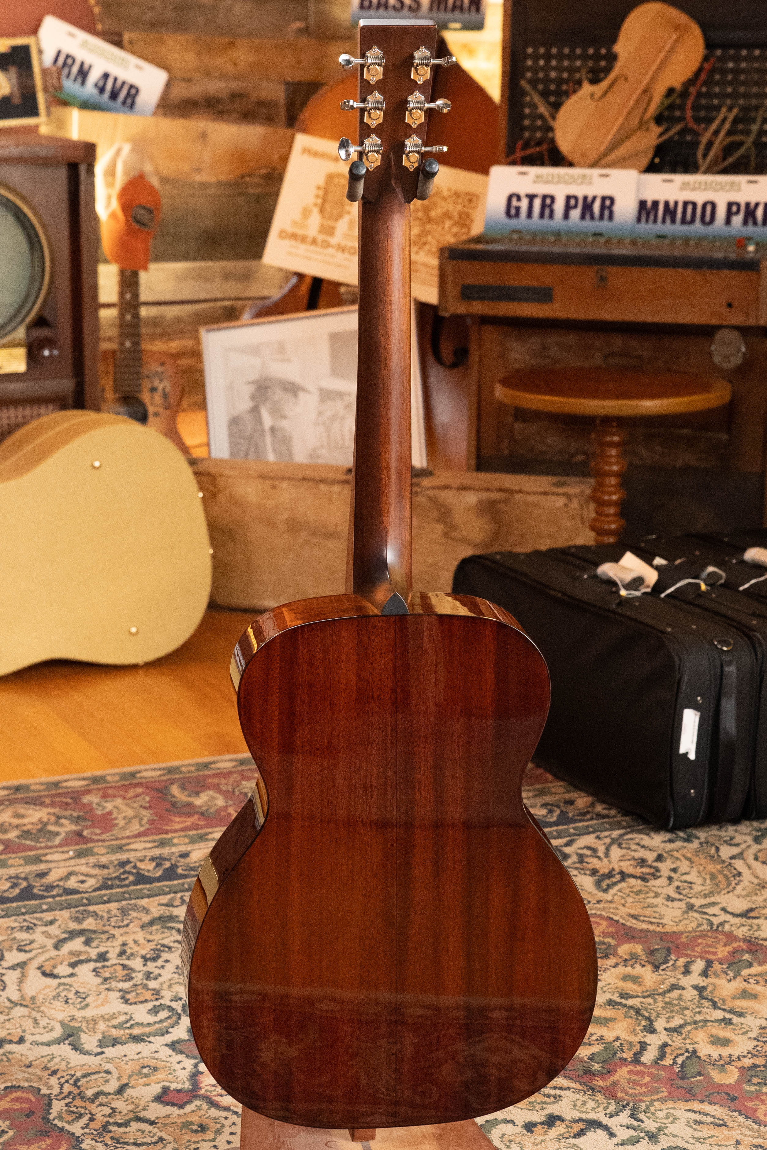 Bourgeois Country Boy Touchstone Series Sitka/Mahogany Orchestra Model Acoustic Guitar #2202