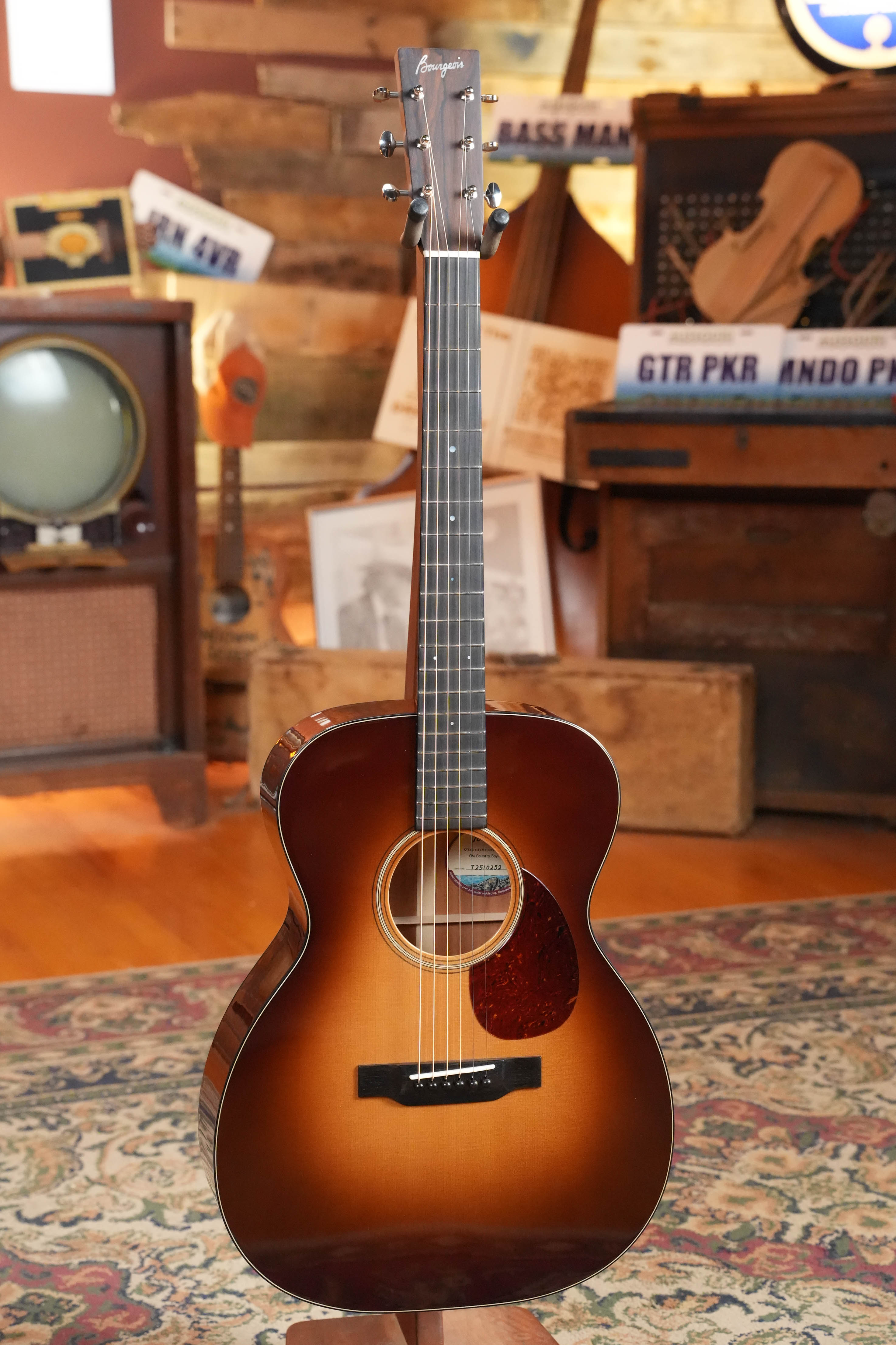 Bourgeois Country Boy Touchstone Series Sitka/Mahogany Sunburst Orchestra Model Acoustic Guitar #0252