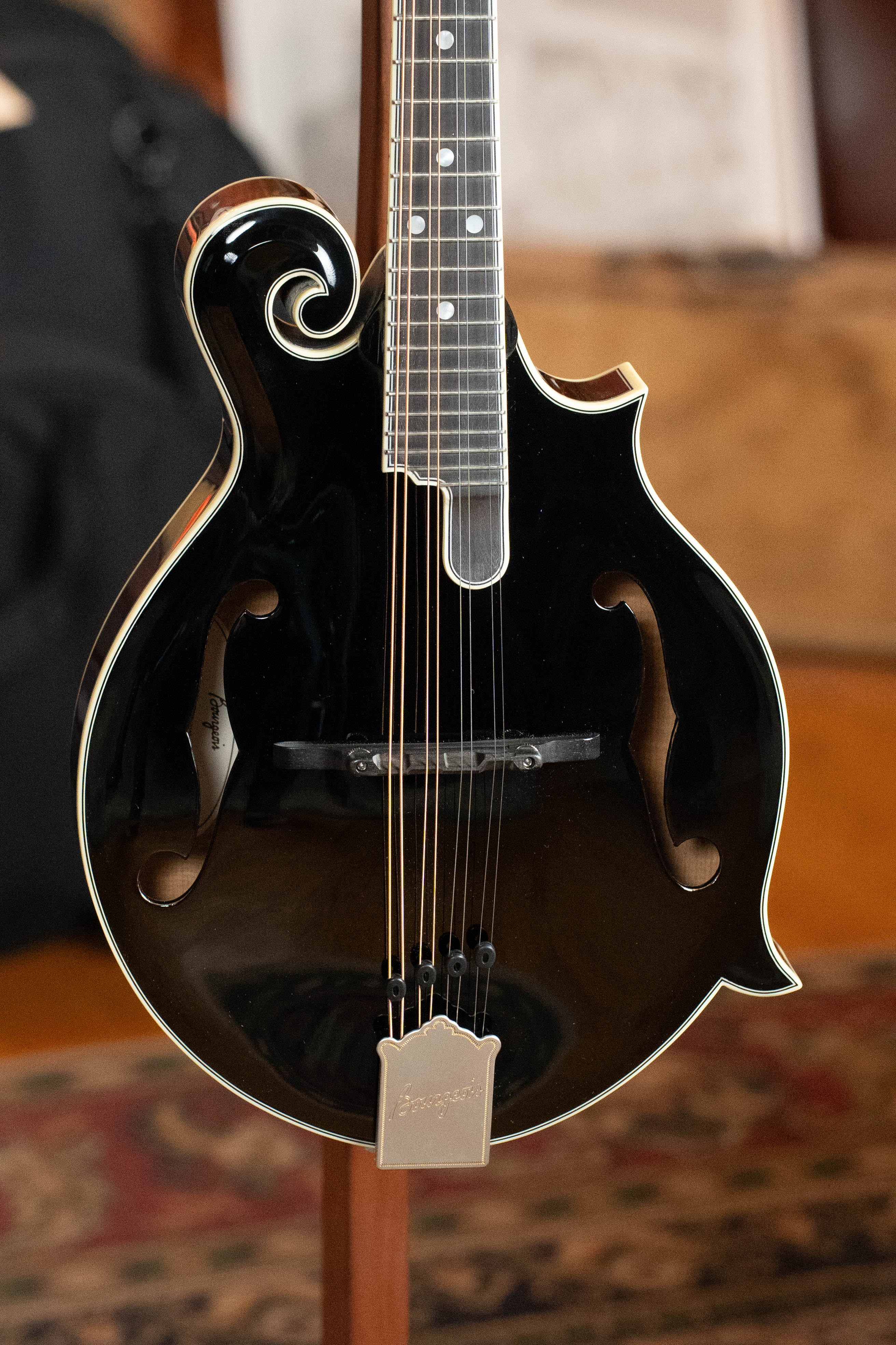 Bourgeois Limited Chocolate M5-F-BT Aged-Tone Adirondack/Maple Black Top F-Style Mandolin #6108