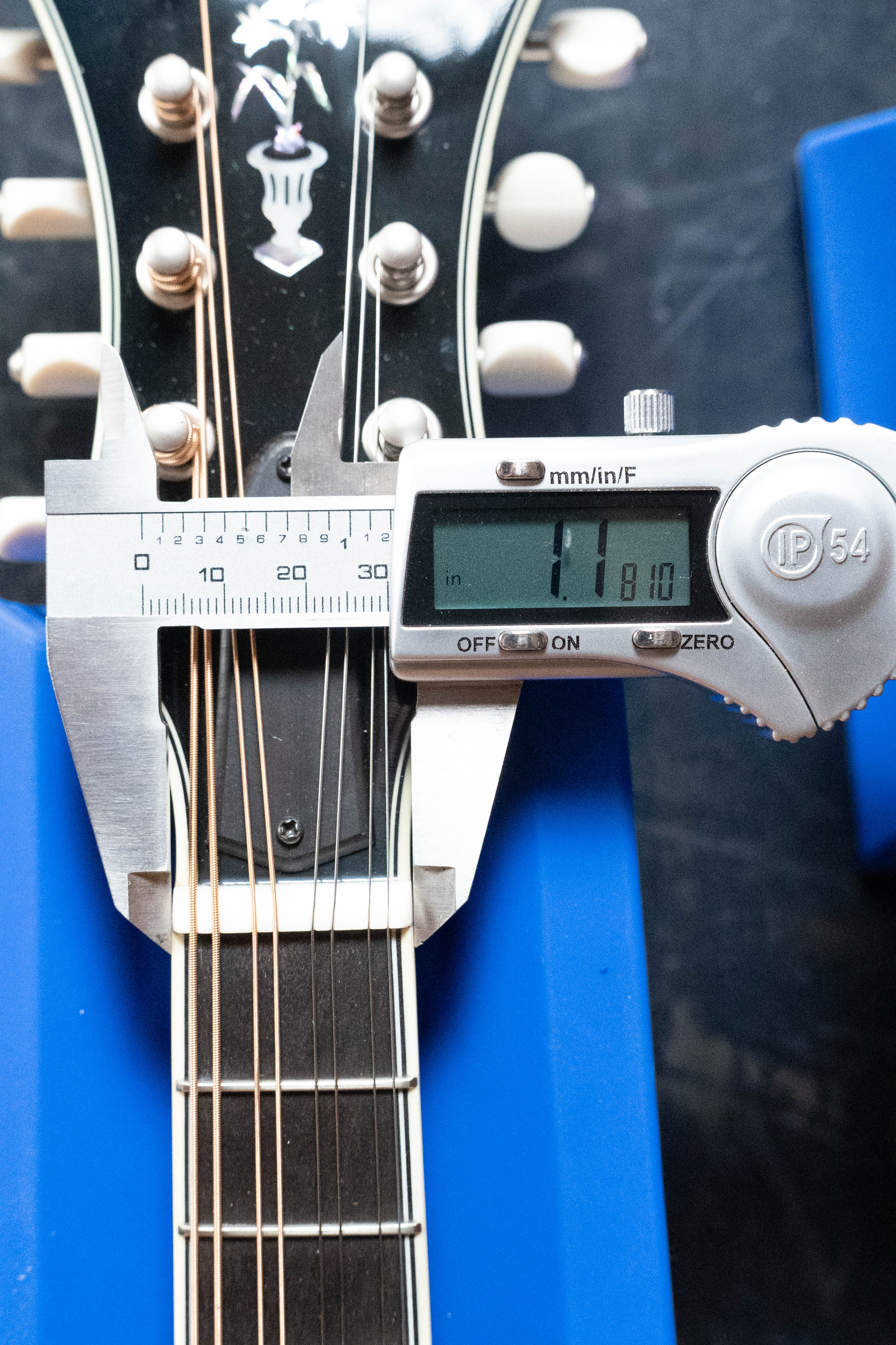 Bourgeois M5-F-BT Aged-Tone Adirondack/Maple Black Top F-Style Mandolin #6114