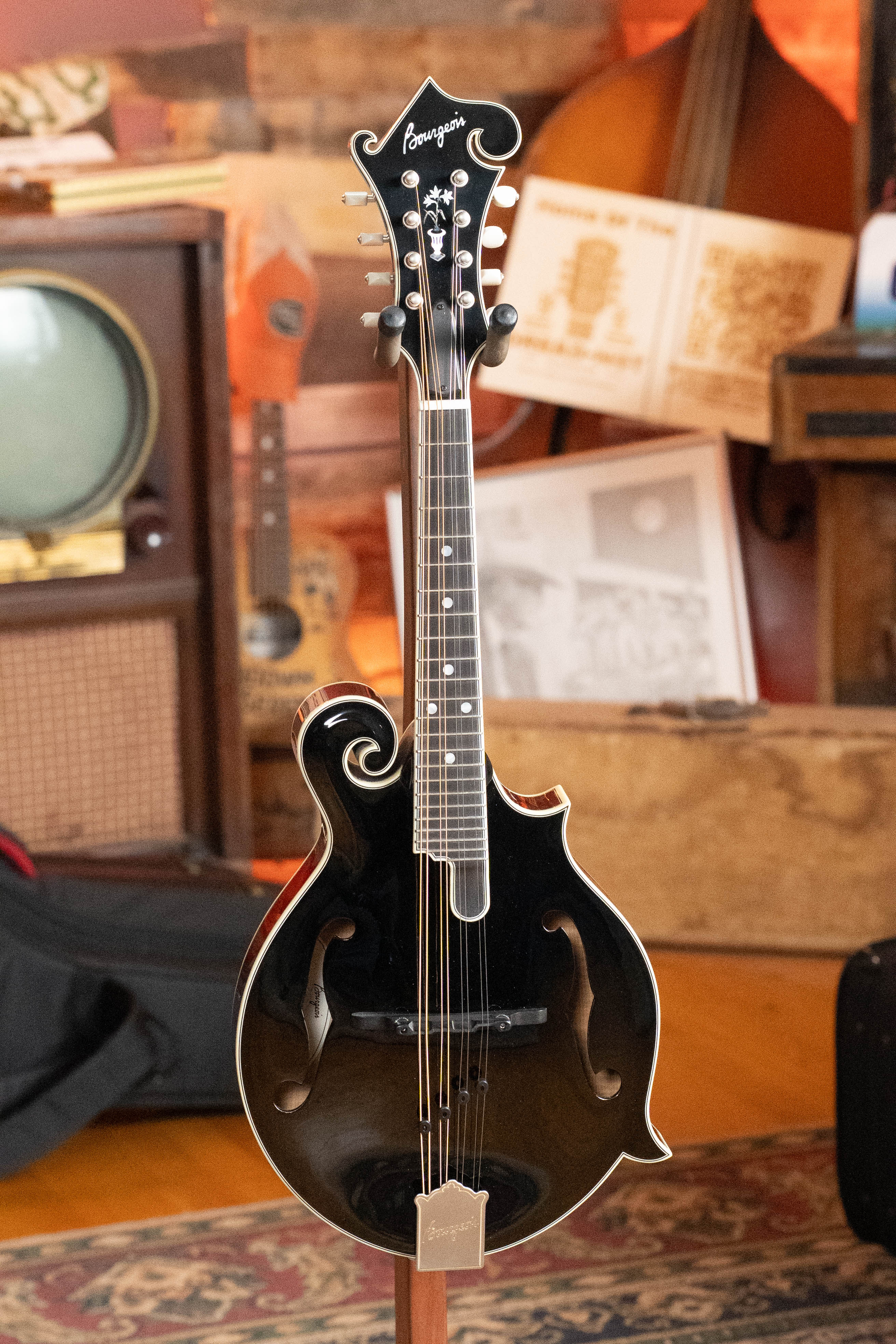 Bourgeois M5-F-BT Aged-Tone Adirondack/Maple Black Top F-Style Mandolin #6114