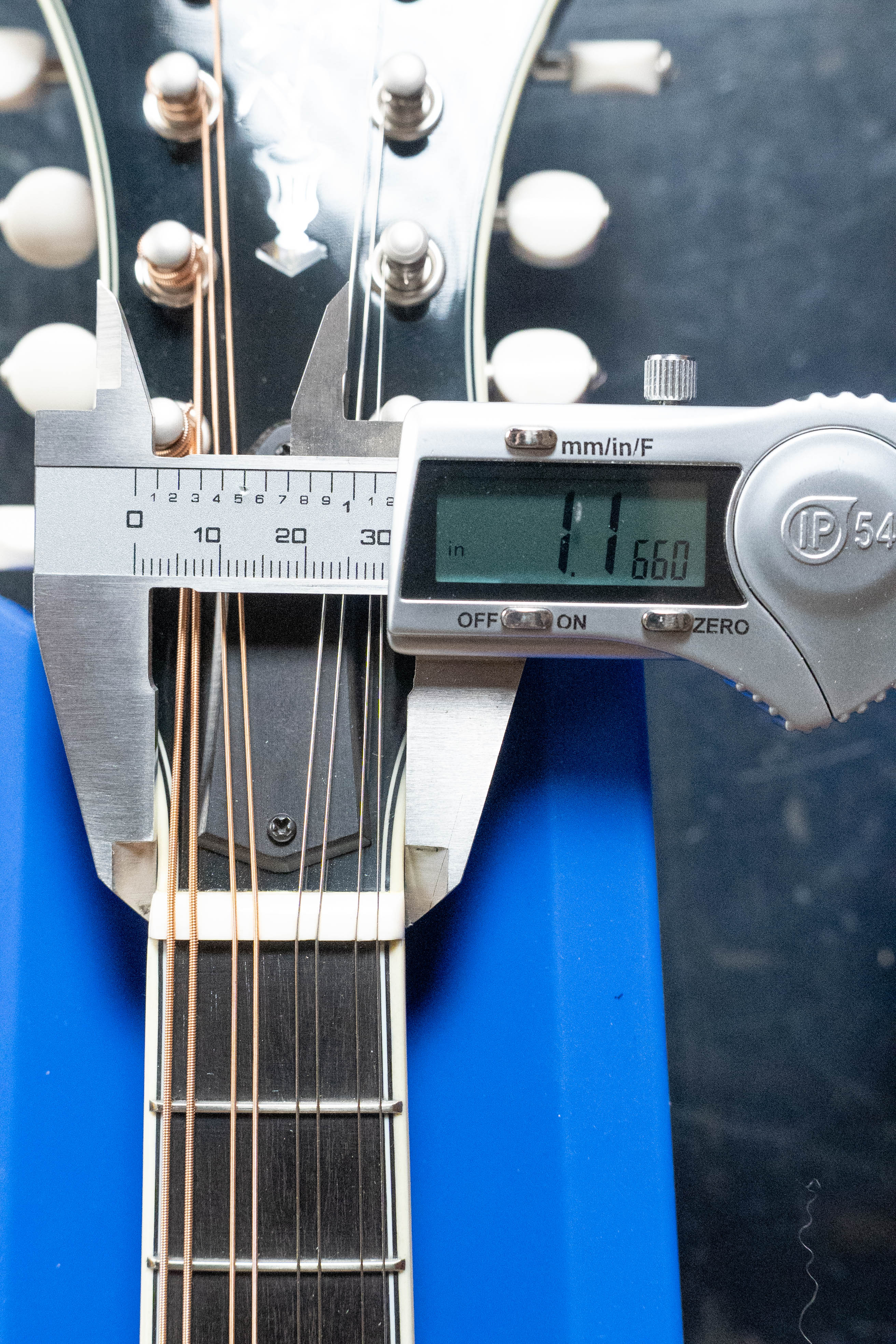 Bourgeois M5-F-BT Aged-Tone Adirondack/Maple Black Top F-Style Mandolin #6117